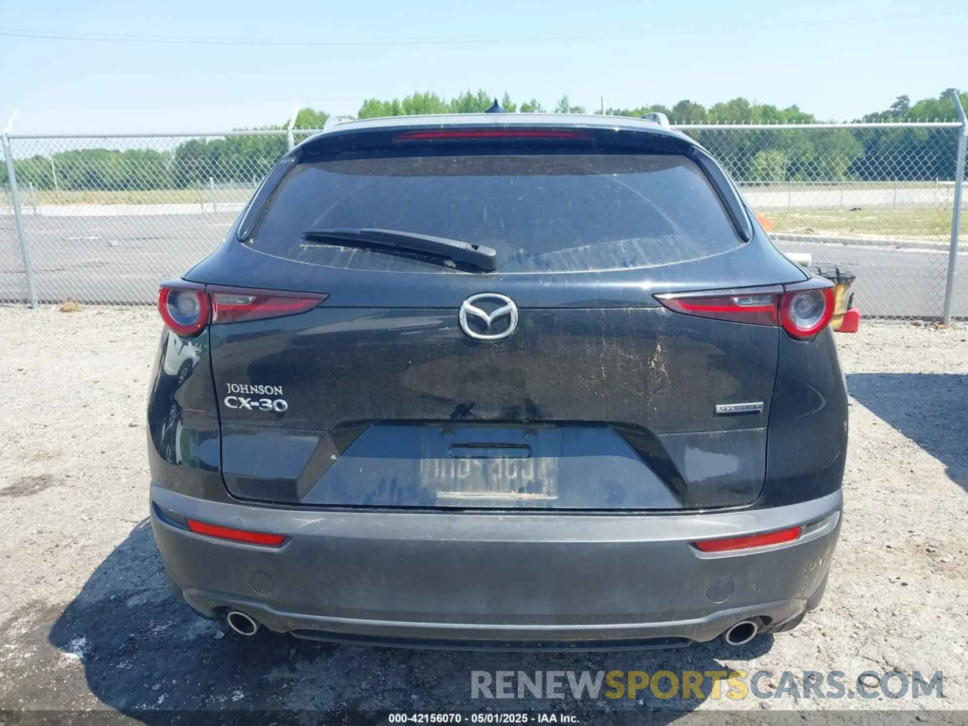 17 Photograph of a damaged car 3MVDMADL7MM211889 MAZDA CX-30 2021