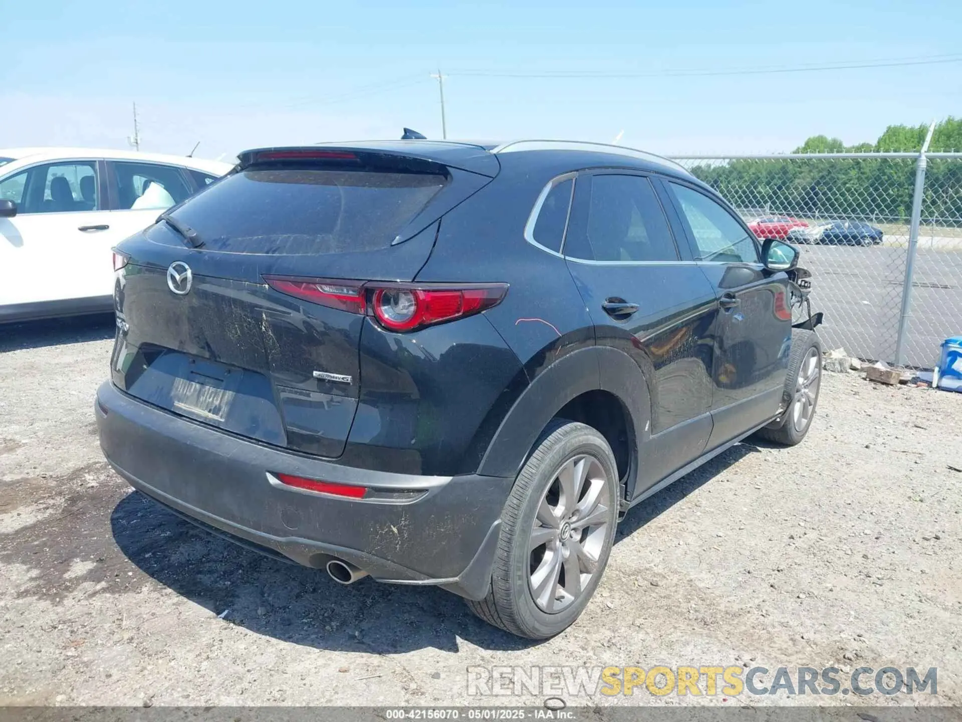 4 Photograph of a damaged car 3MVDMADL7MM211889 MAZDA CX-30 2021