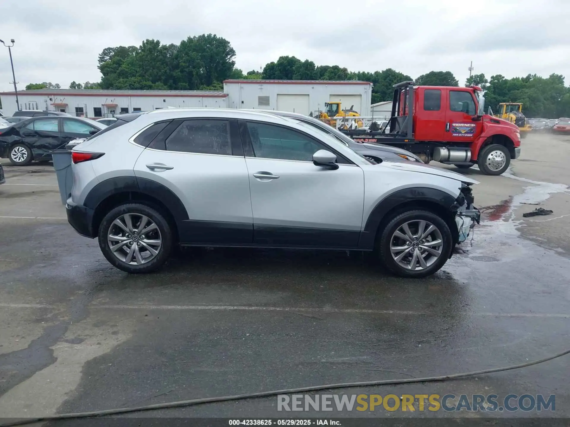 14 Photograph of a damaged car 3MVDMADL7MM252507 MAZDA CX-30 2021