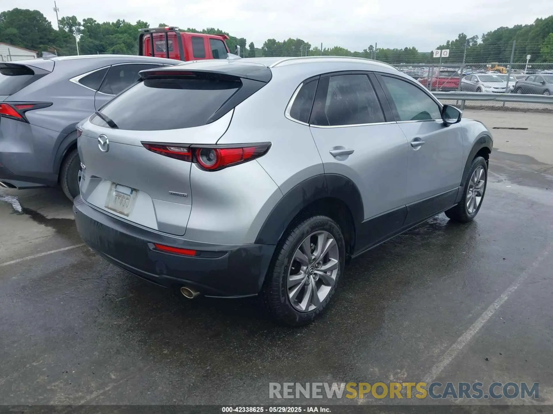 4 Photograph of a damaged car 3MVDMADL7MM252507 MAZDA CX-30 2021