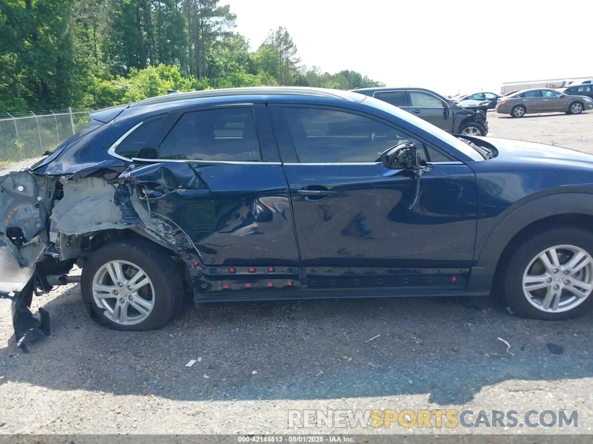 13 Photograph of a damaged car 3MVDMADLXMM201583 MAZDA CX-30 2021