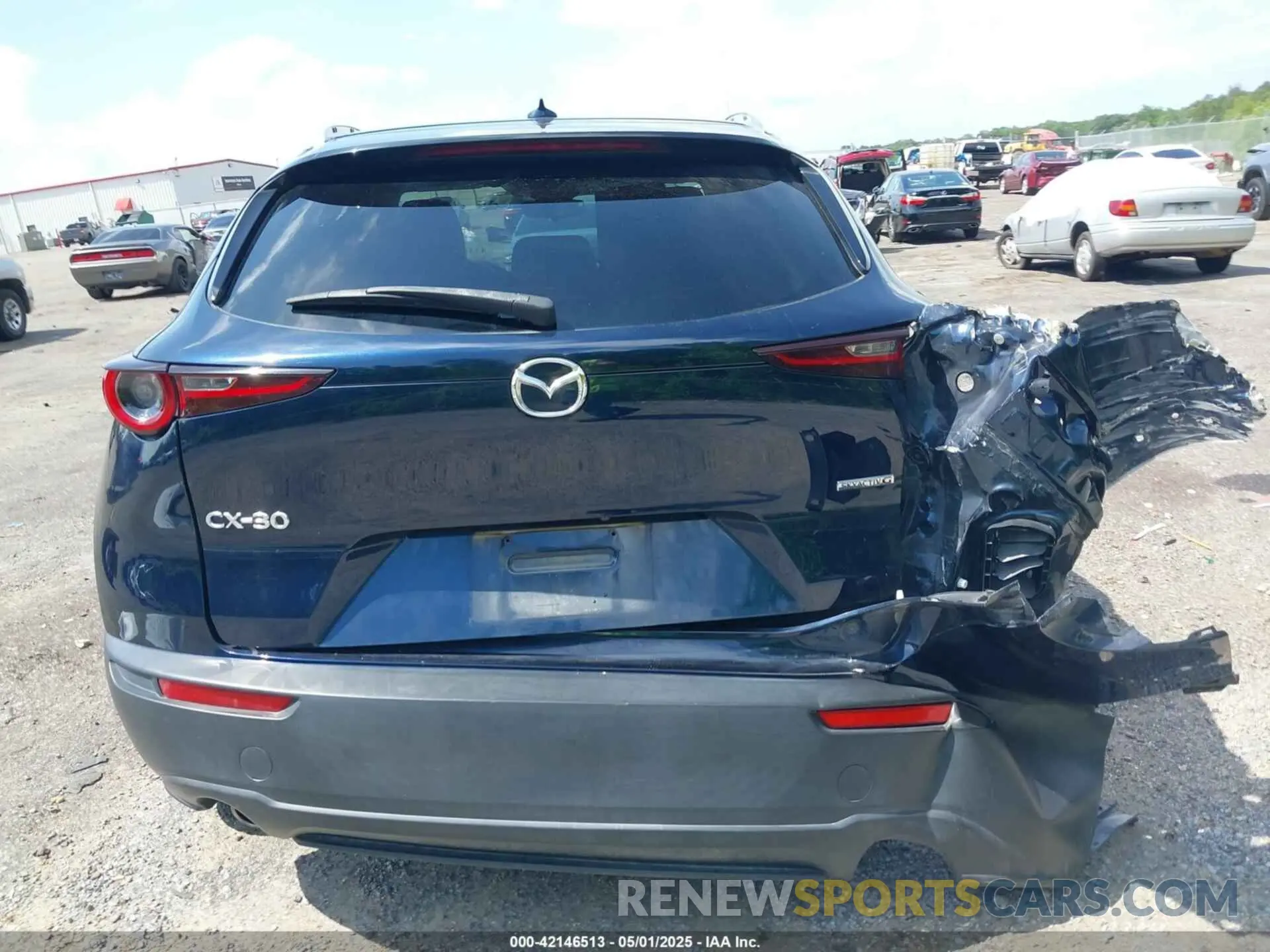 16 Photograph of a damaged car 3MVDMADLXMM201583 MAZDA CX-30 2021