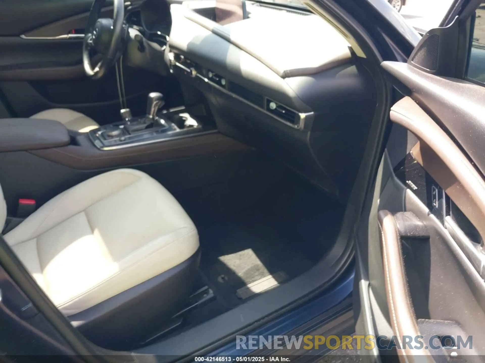 5 Photograph of a damaged car 3MVDMADLXMM201583 MAZDA CX-30 2021