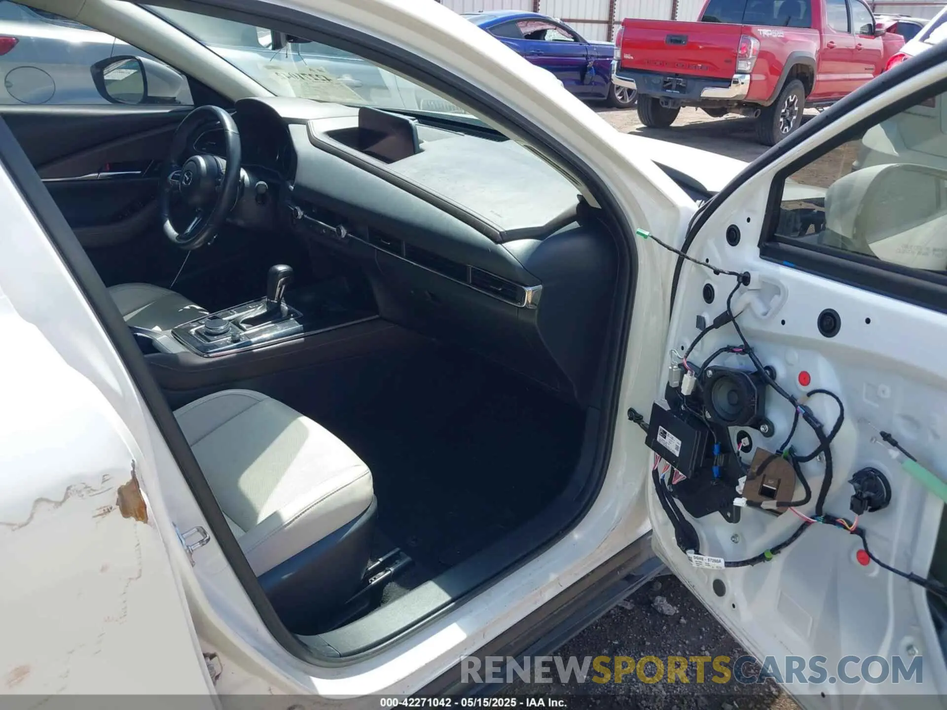 5 Photograph of a damaged car 3MVDMADLXMM315664 MAZDA CX-30 2021