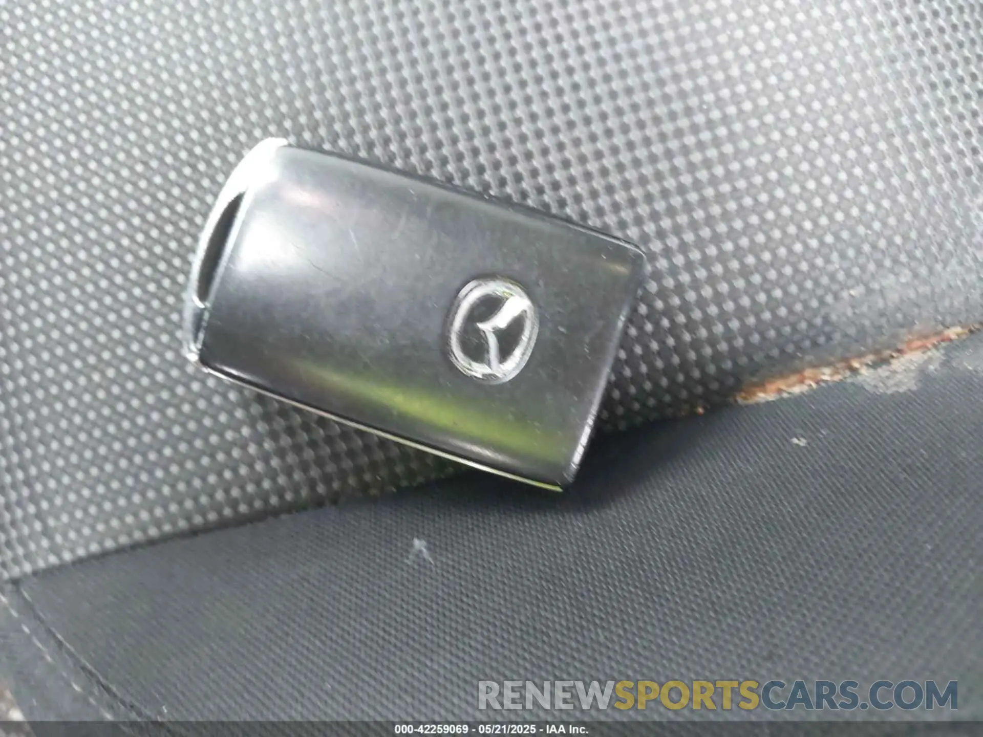 11 Photograph of a damaged car 3MVDMBAL6MM216396 MAZDA CX-30 2021