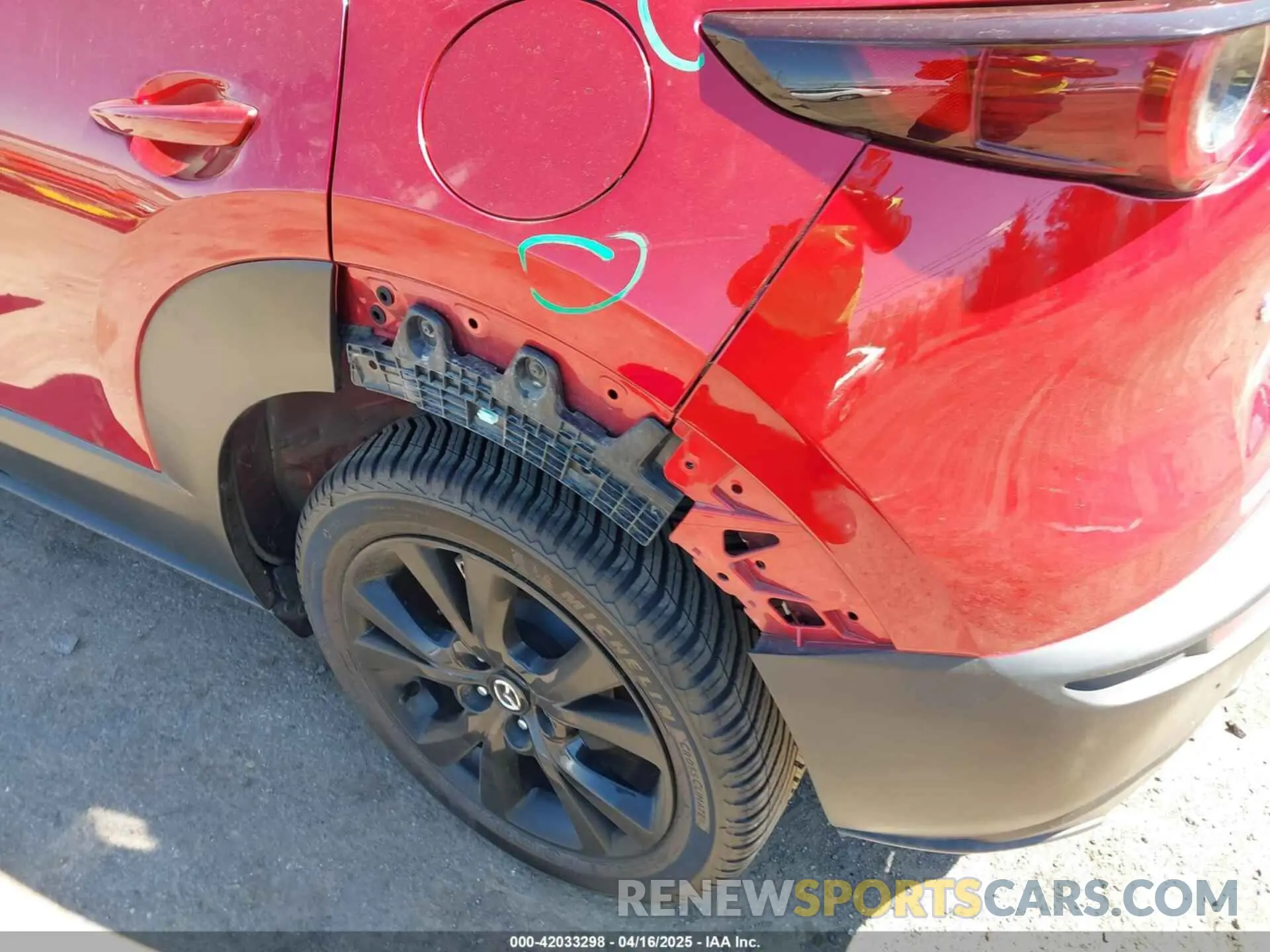 6 Photograph of a damaged car 3MVDMBAY7MM234224 MAZDA CX-30 2021
