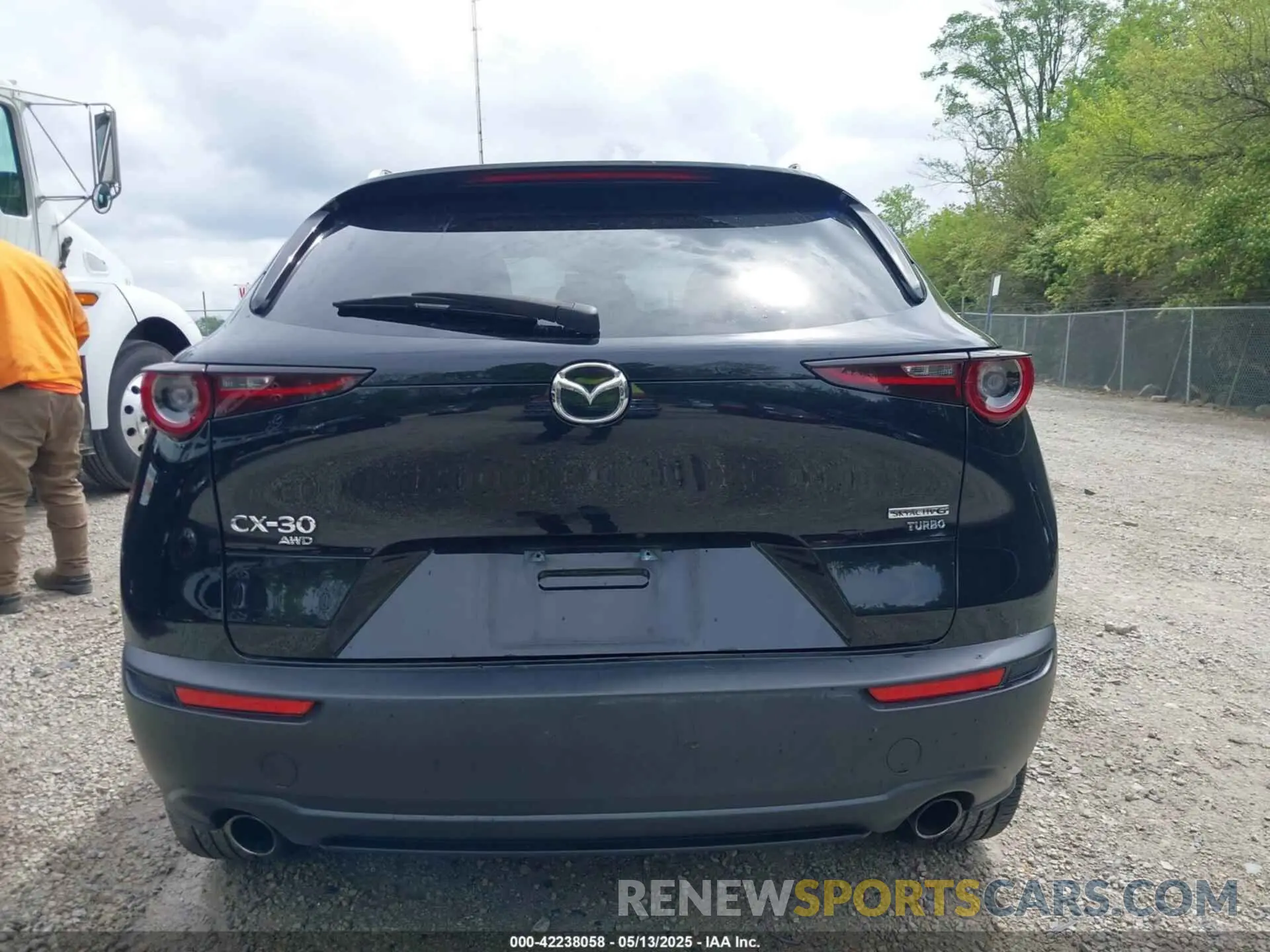 17 Photograph of a damaged car 3MVDMBAYXMM249218 MAZDA CX-30 2021