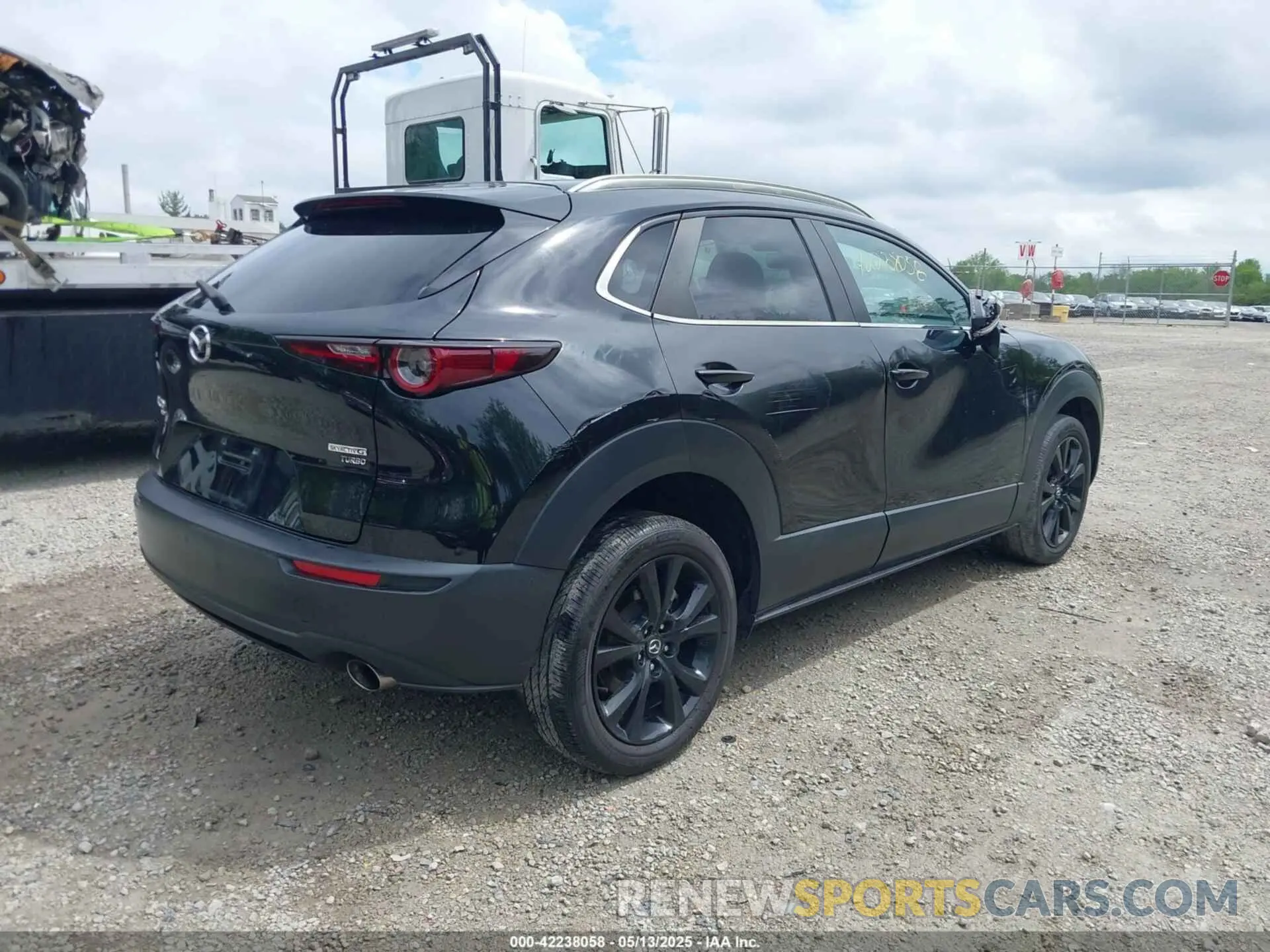 4 Photograph of a damaged car 3MVDMBAYXMM249218 MAZDA CX-30 2021