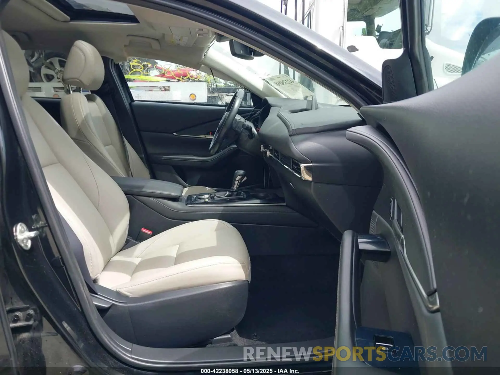 5 Photograph of a damaged car 3MVDMBAYXMM249218 MAZDA CX-30 2021