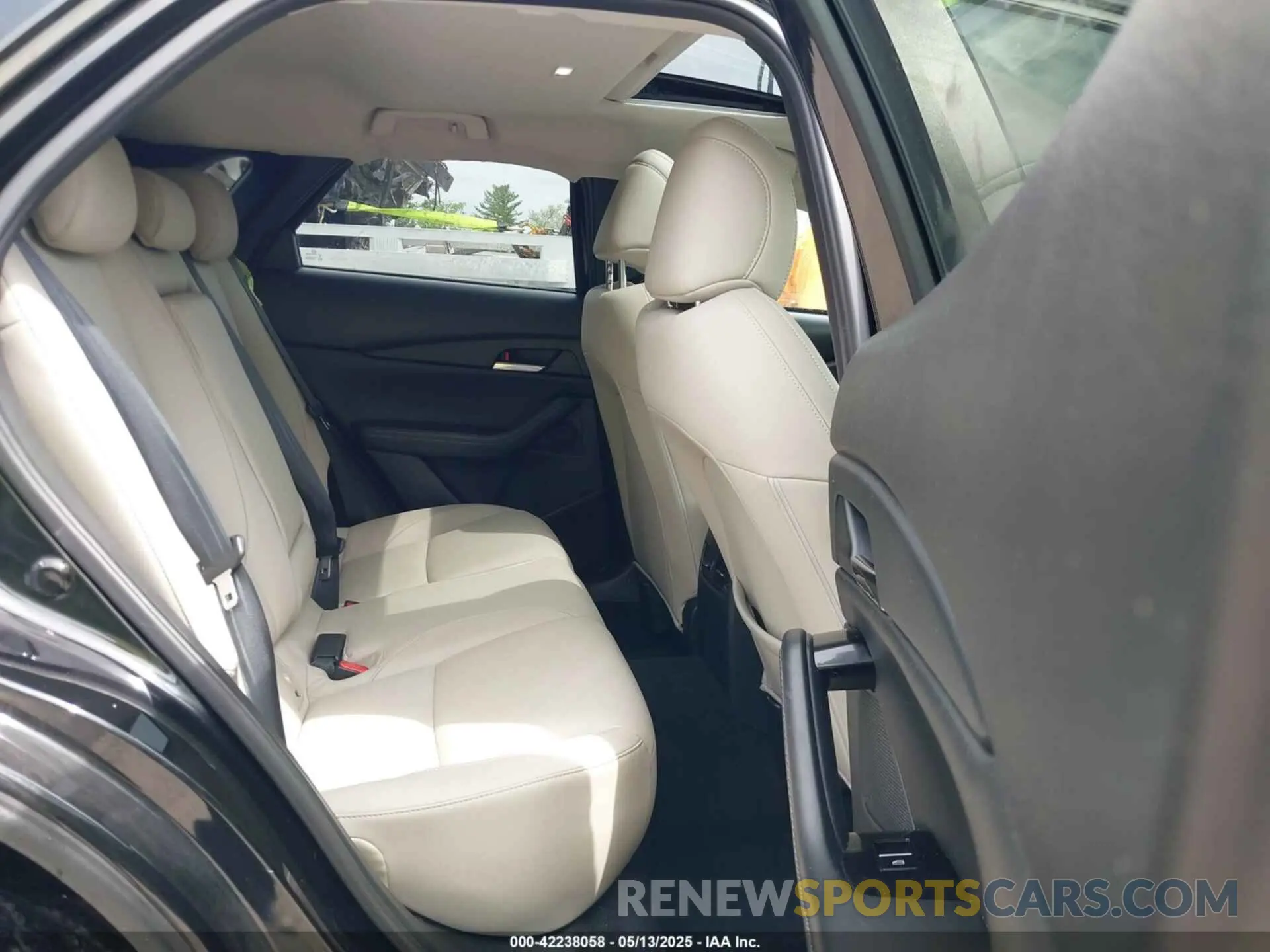 8 Photograph of a damaged car 3MVDMBAYXMM249218 MAZDA CX-30 2021