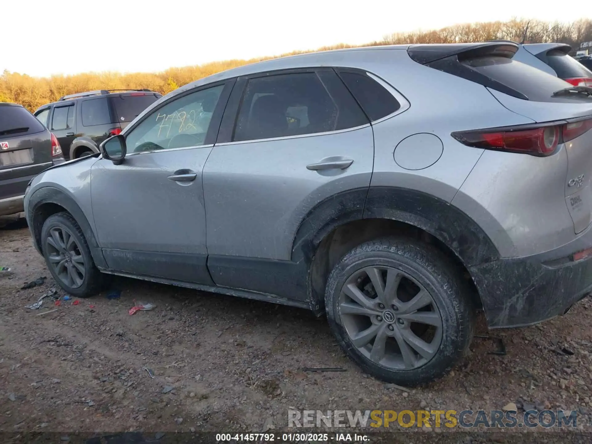14 Photograph of a damaged car 3MVDMBBL0MM237386 MAZDA CX-30 2021
