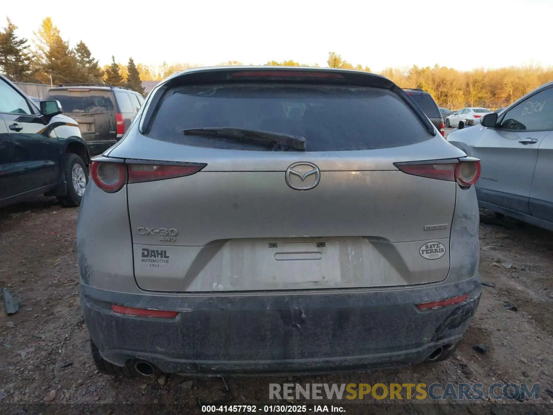 16 Photograph of a damaged car 3MVDMBBL0MM237386 MAZDA CX-30 2021