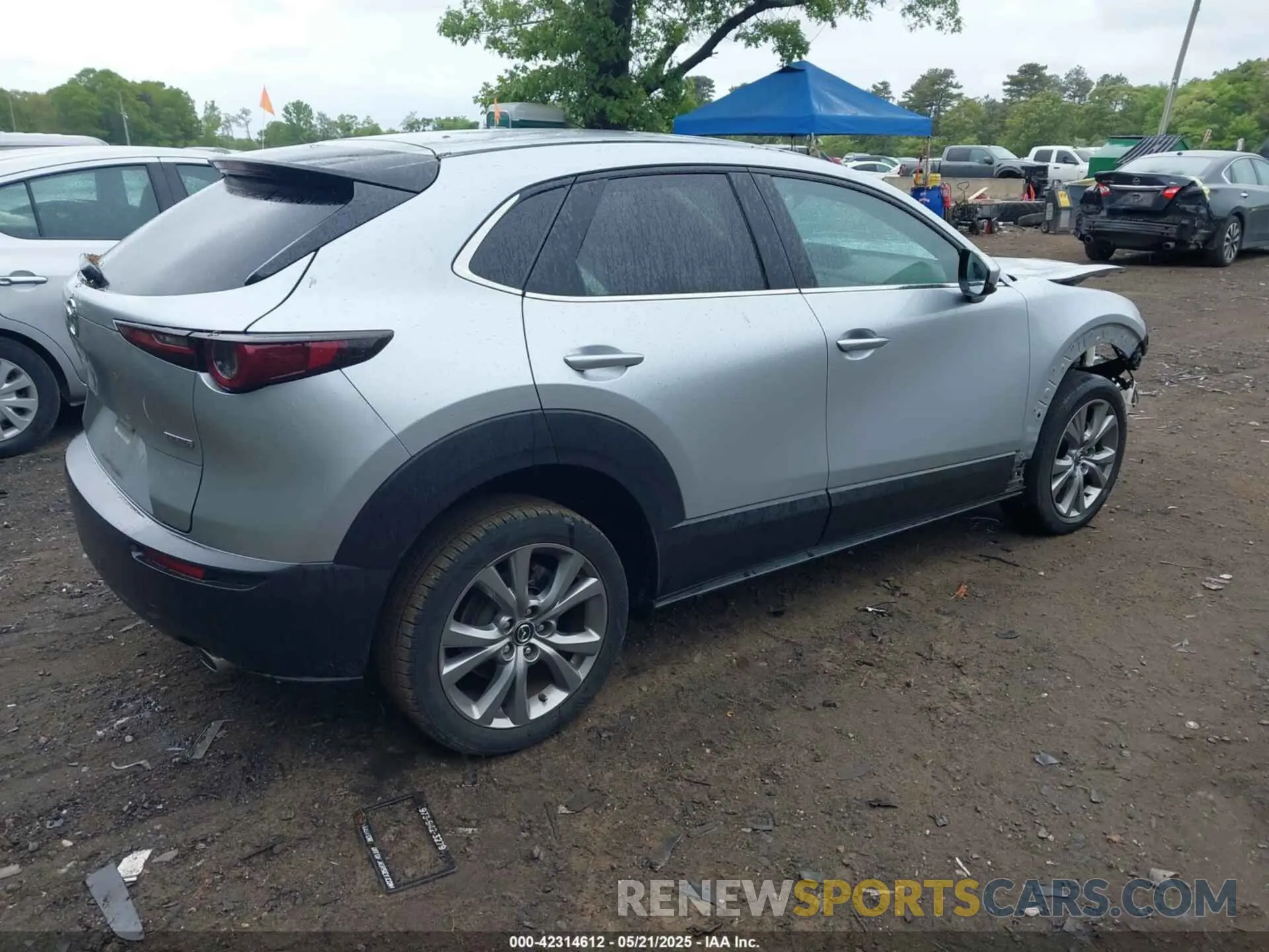 4 Photograph of a damaged car 3MVDMBBL0MM237677 MAZDA CX-30 2021