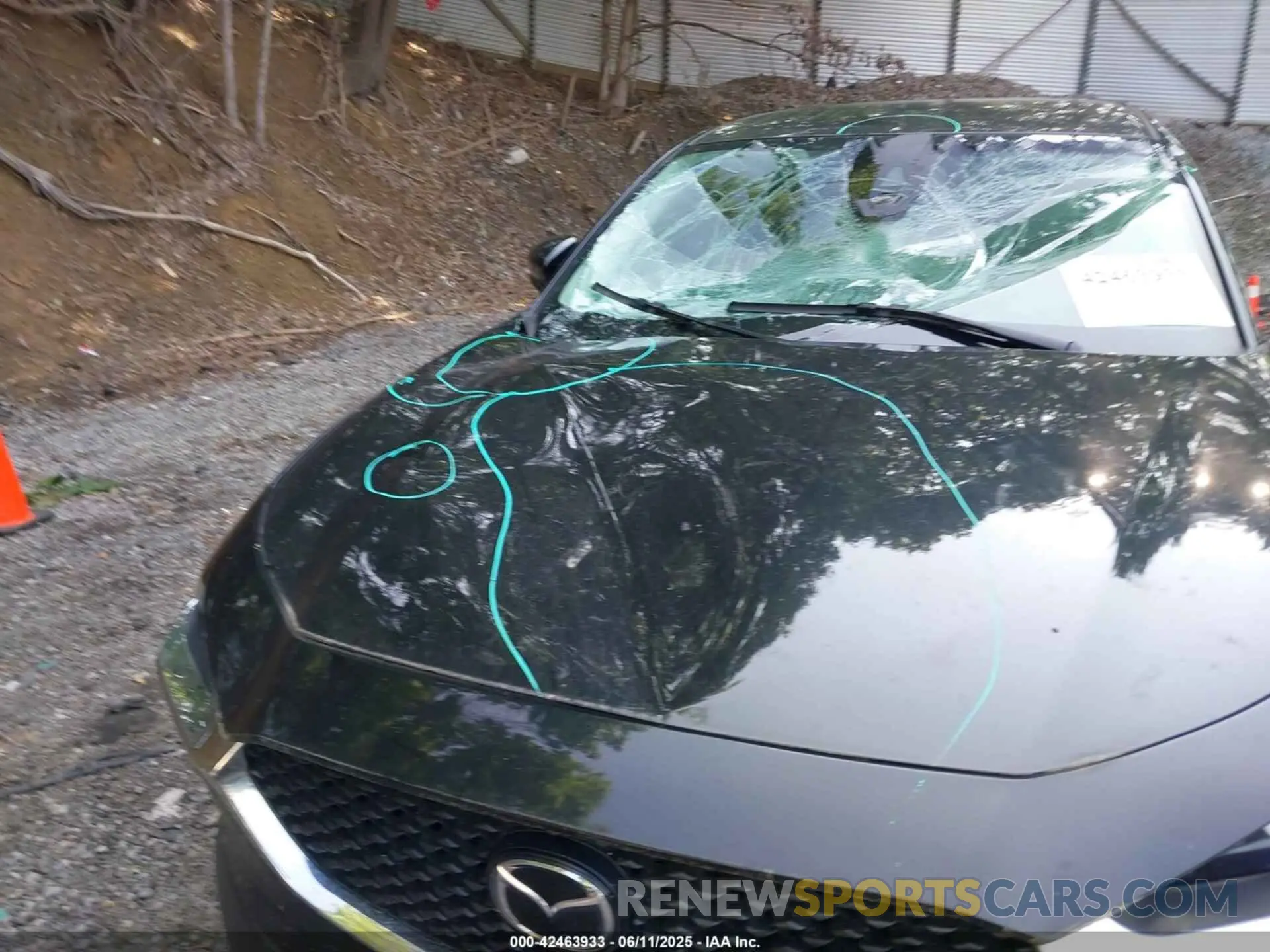 17 Photograph of a damaged car 3MVDMBBL1MM234920 MAZDA CX-30 2021