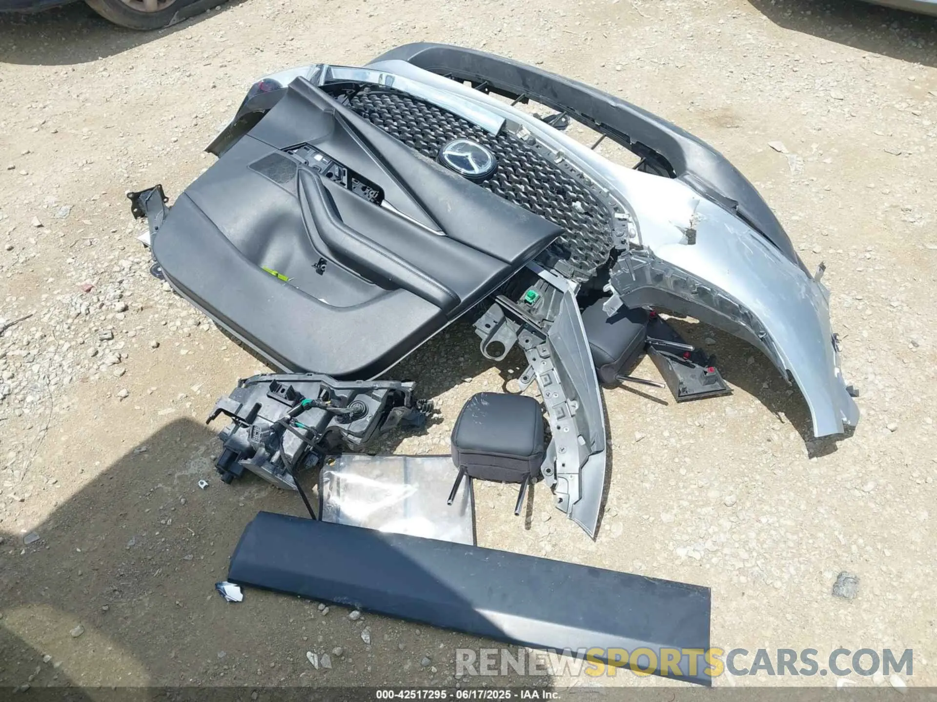 12 Фотография поврежденного автомобиля 3MVDMBBL1MM245514 MAZDA CX-30 2021