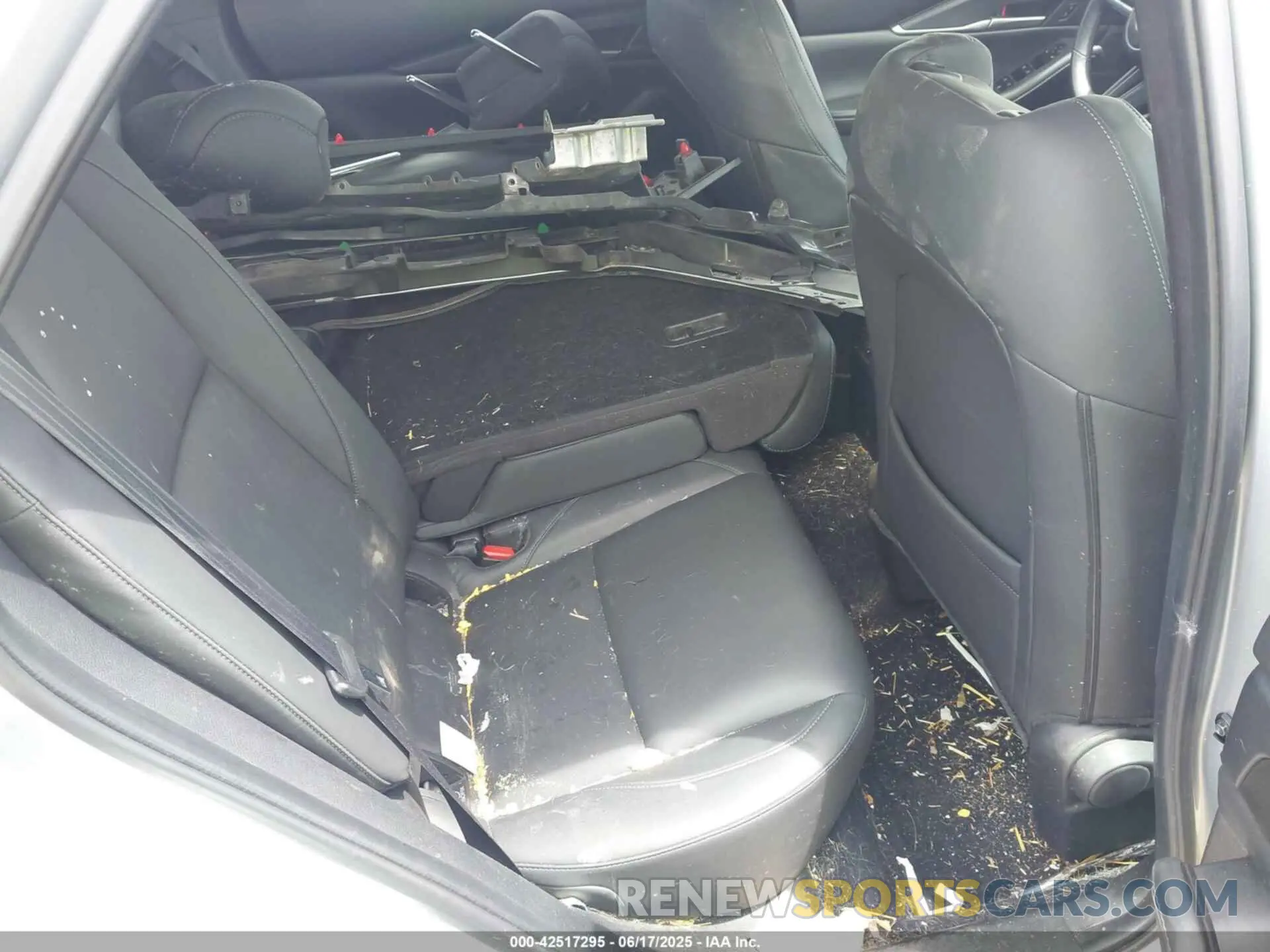8 Фотография поврежденного автомобиля 3MVDMBBL1MM245514 MAZDA CX-30 2021