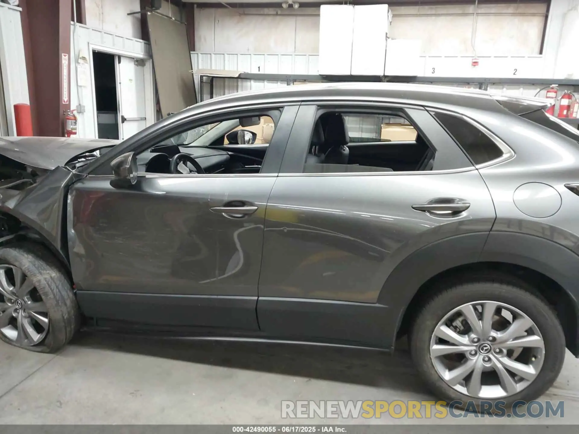 13 Фотография поврежденного автомобиля 3MVDMBBL1MM317215 MAZDA CX-30 2021
