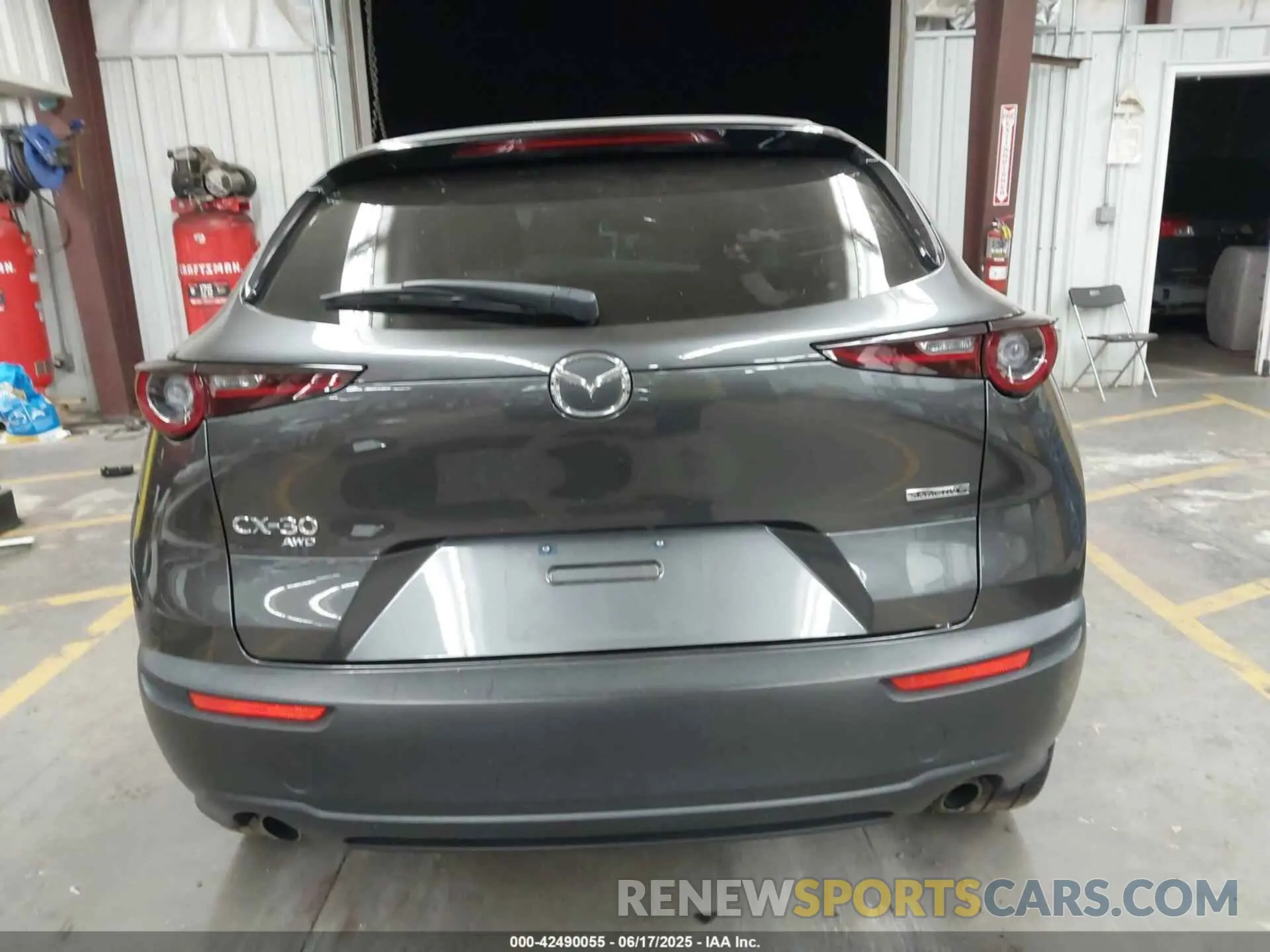 15 Фотография поврежденного автомобиля 3MVDMBBL1MM317215 MAZDA CX-30 2021