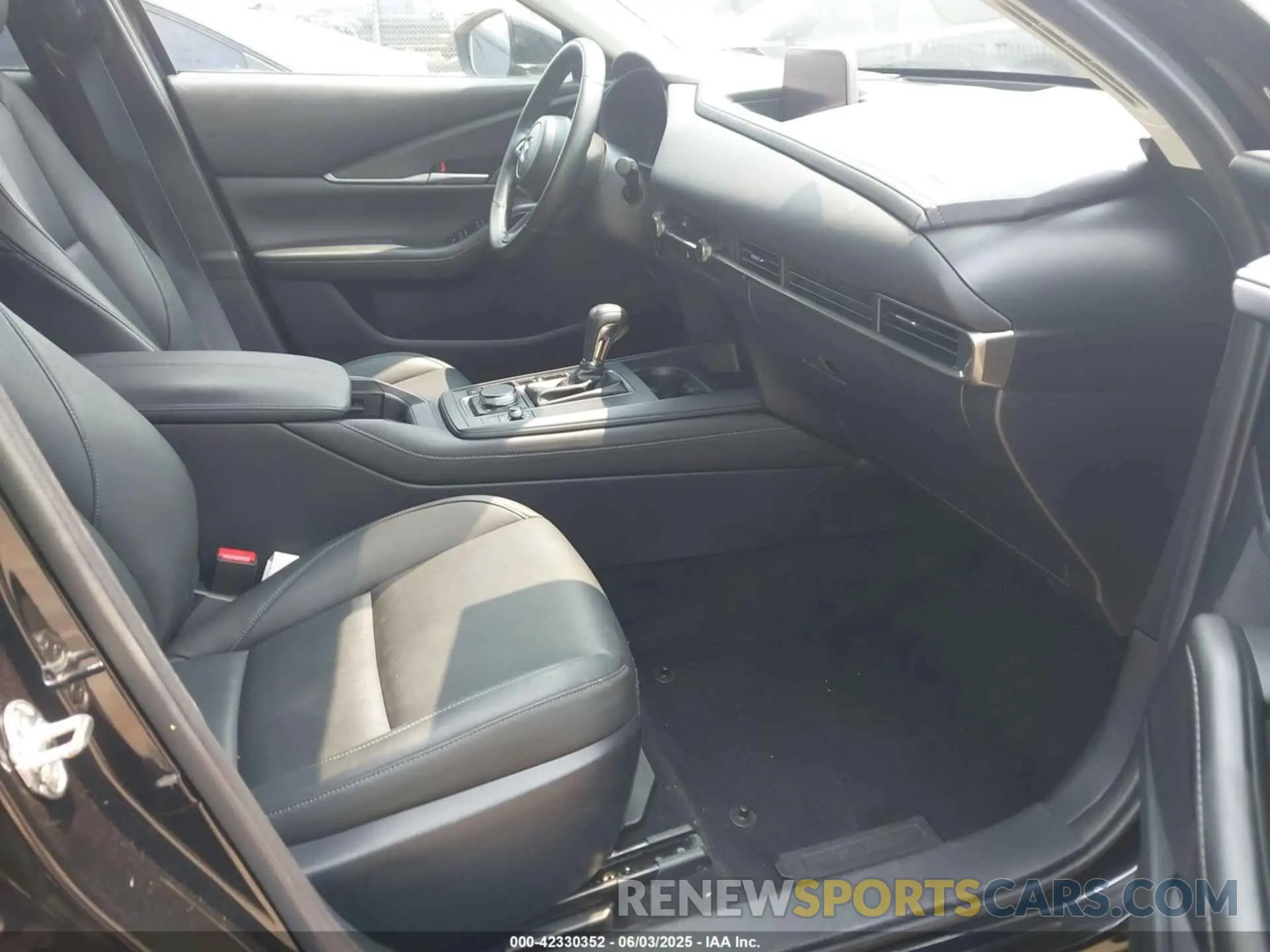 5 Photograph of a damaged car 3MVDMBBL2MM263309 MAZDA CX-30 2021