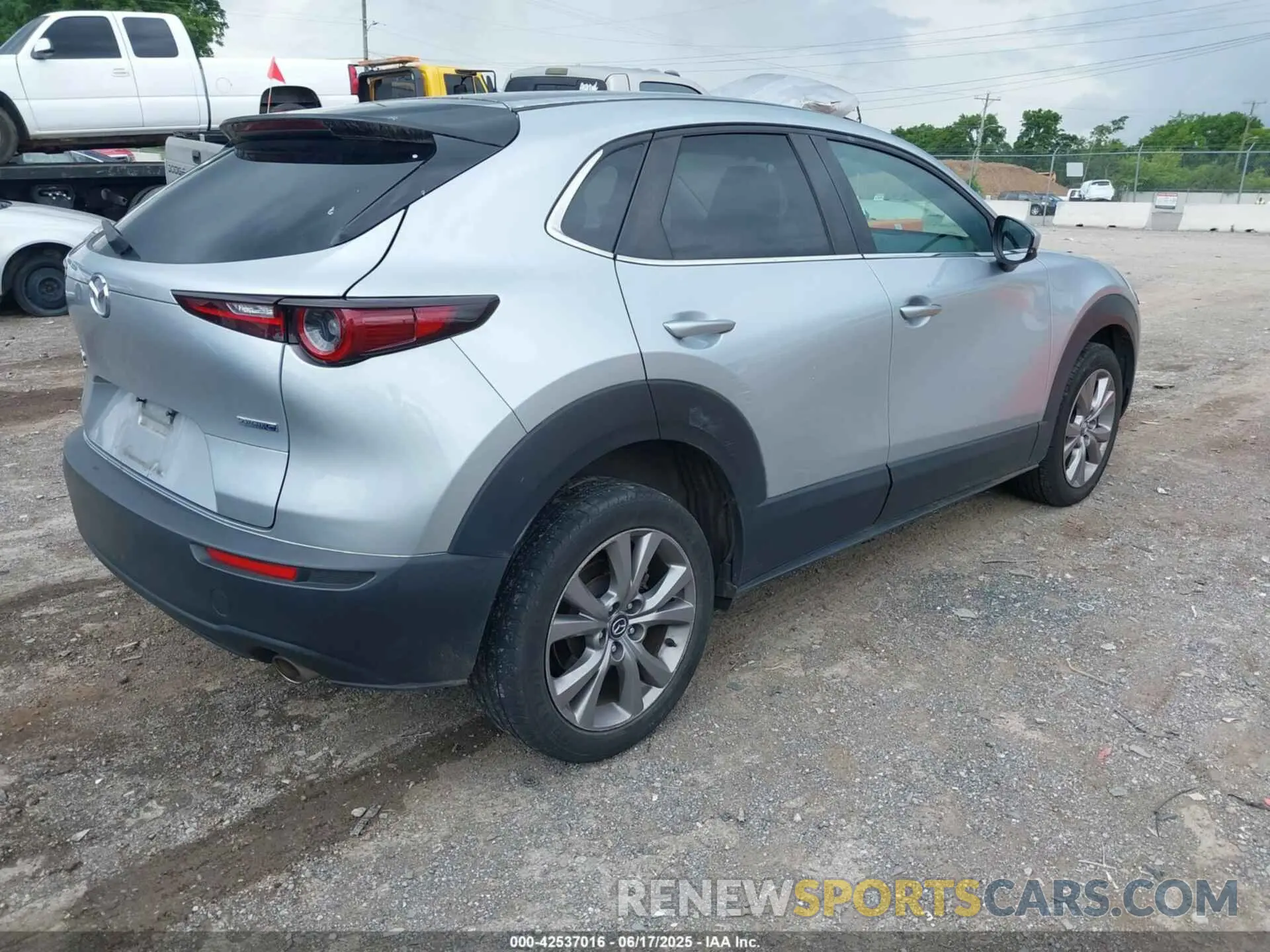 4 Фотография поврежденного автомобиля 3MVDMBBL4MM240615 MAZDA CX-30 2021