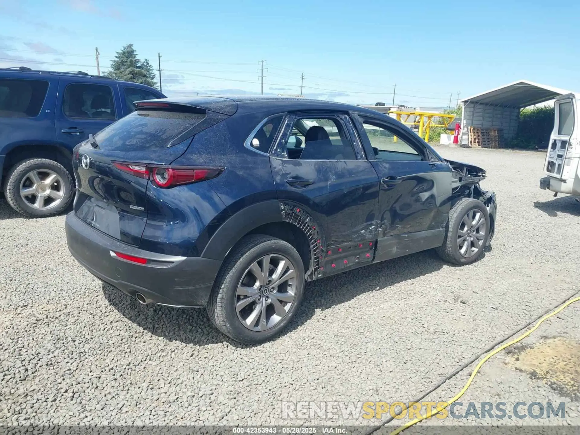 4 Photograph of a damaged car 3MVDMBBL6MM243726 MAZDA CX-30 2021