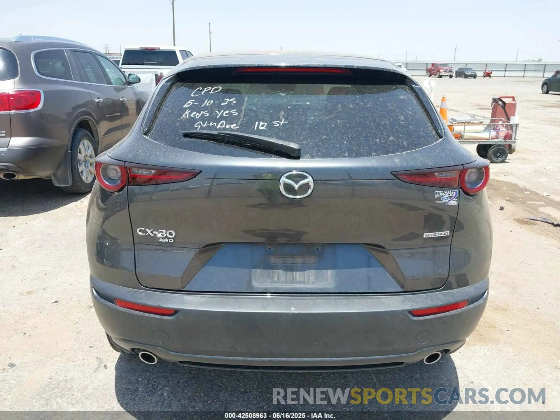 16 Photograph of a damaged car 3MVDMBBL7MM313900 MAZDA CX-30 2021