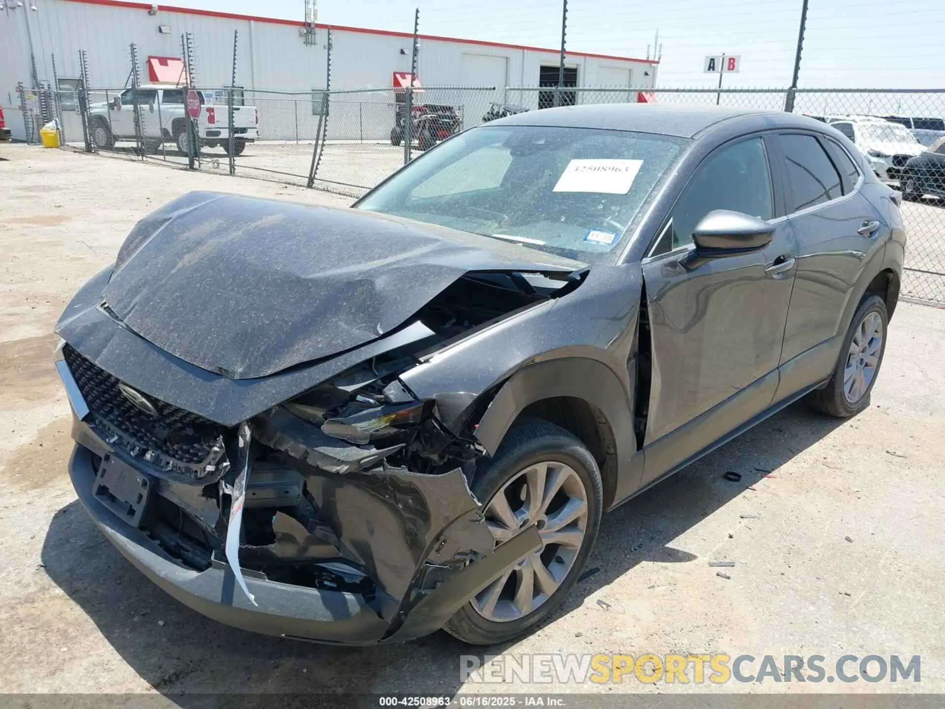 2 Photograph of a damaged car 3MVDMBBL7MM313900 MAZDA CX-30 2021