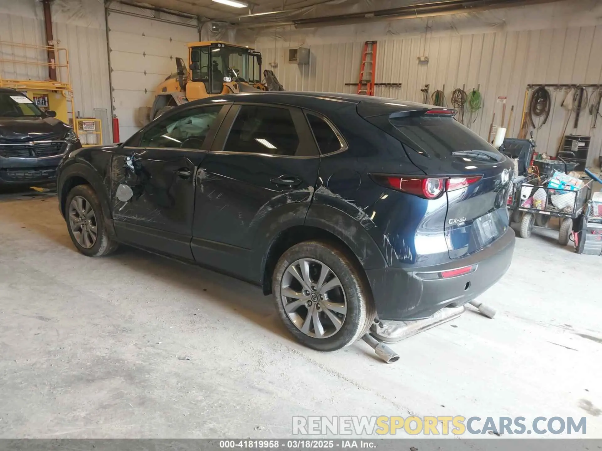 3 Photograph of a damaged car 3MVDMBBL8MM317065 MAZDA CX-30 2021
