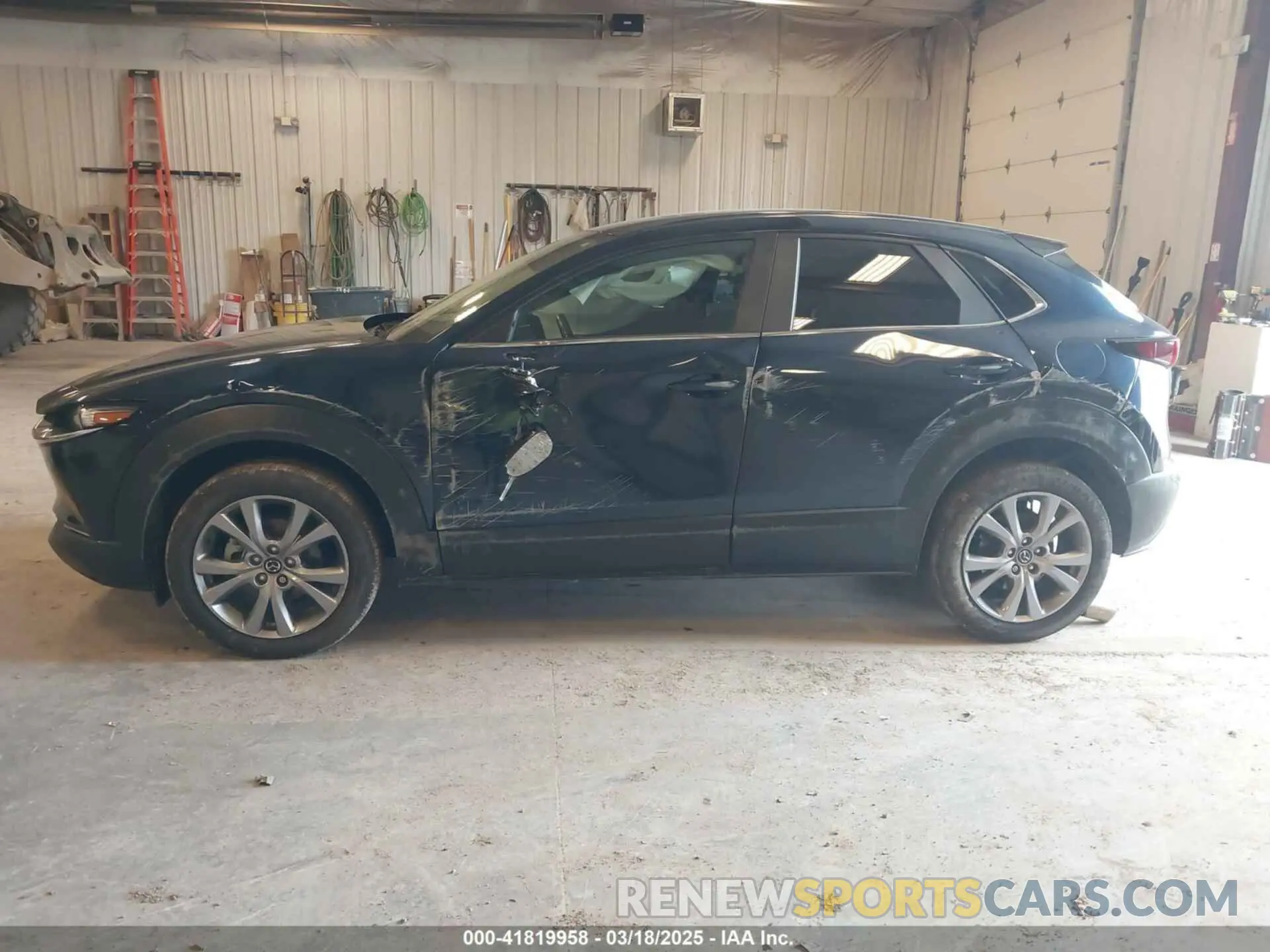 6 Photograph of a damaged car 3MVDMBBL8MM317065 MAZDA CX-30 2021