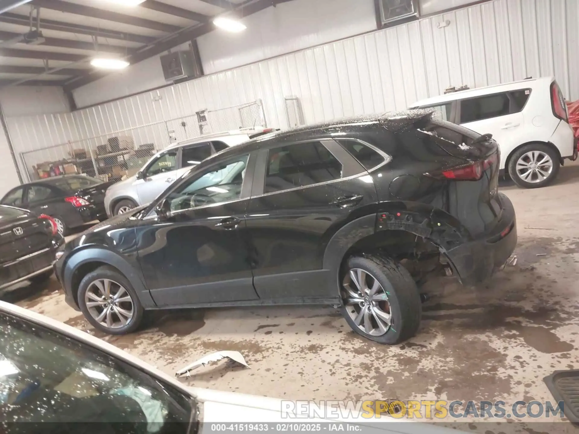 14 Photograph of a damaged car 3MVDMBBLXMM215492 MAZDA CX-30 2021