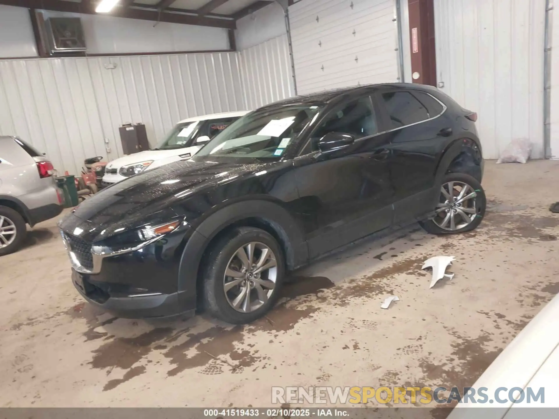2 Photograph of a damaged car 3MVDMBBLXMM215492 MAZDA CX-30 2021