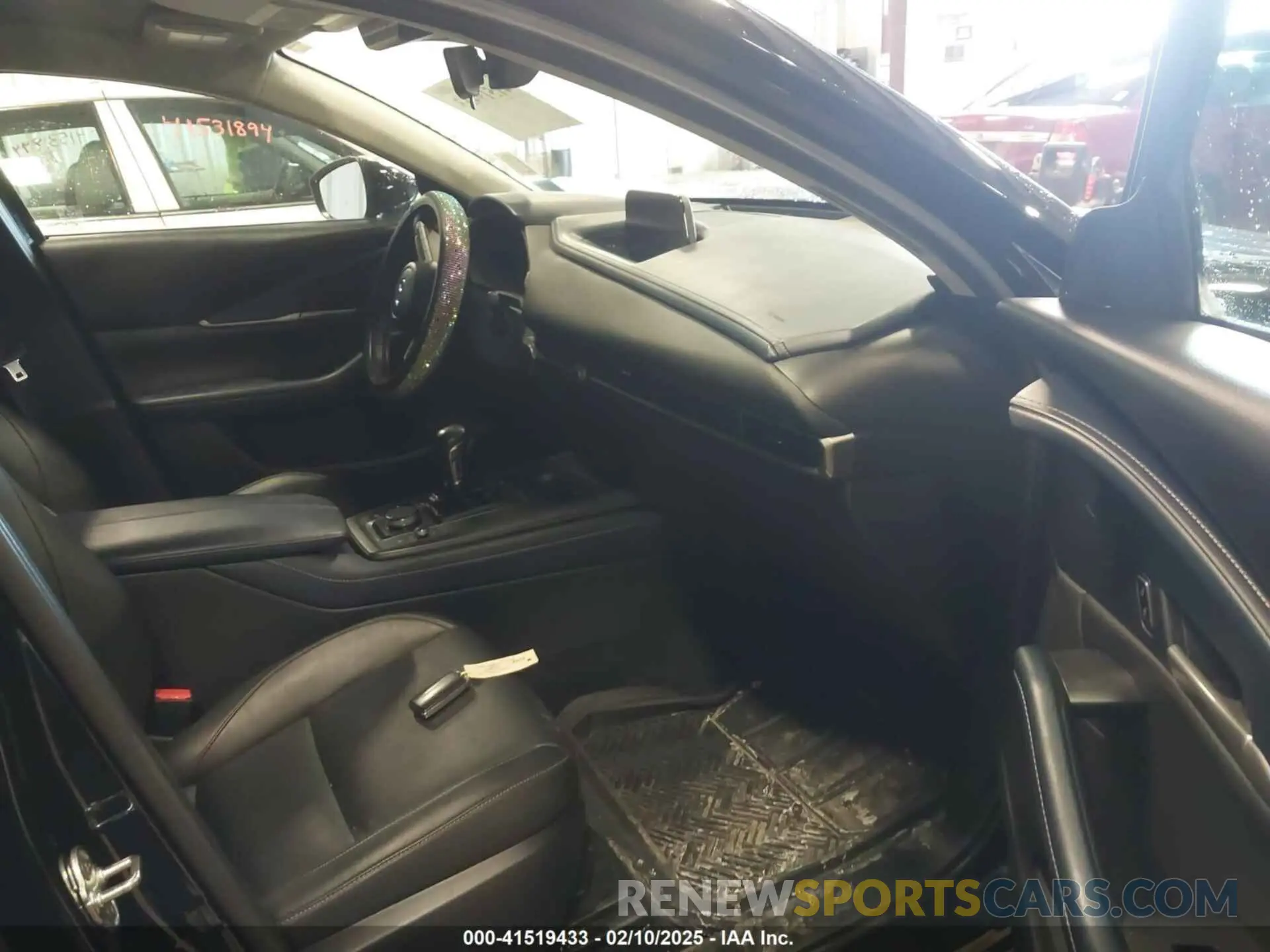 5 Photograph of a damaged car 3MVDMBBLXMM215492 MAZDA CX-30 2021