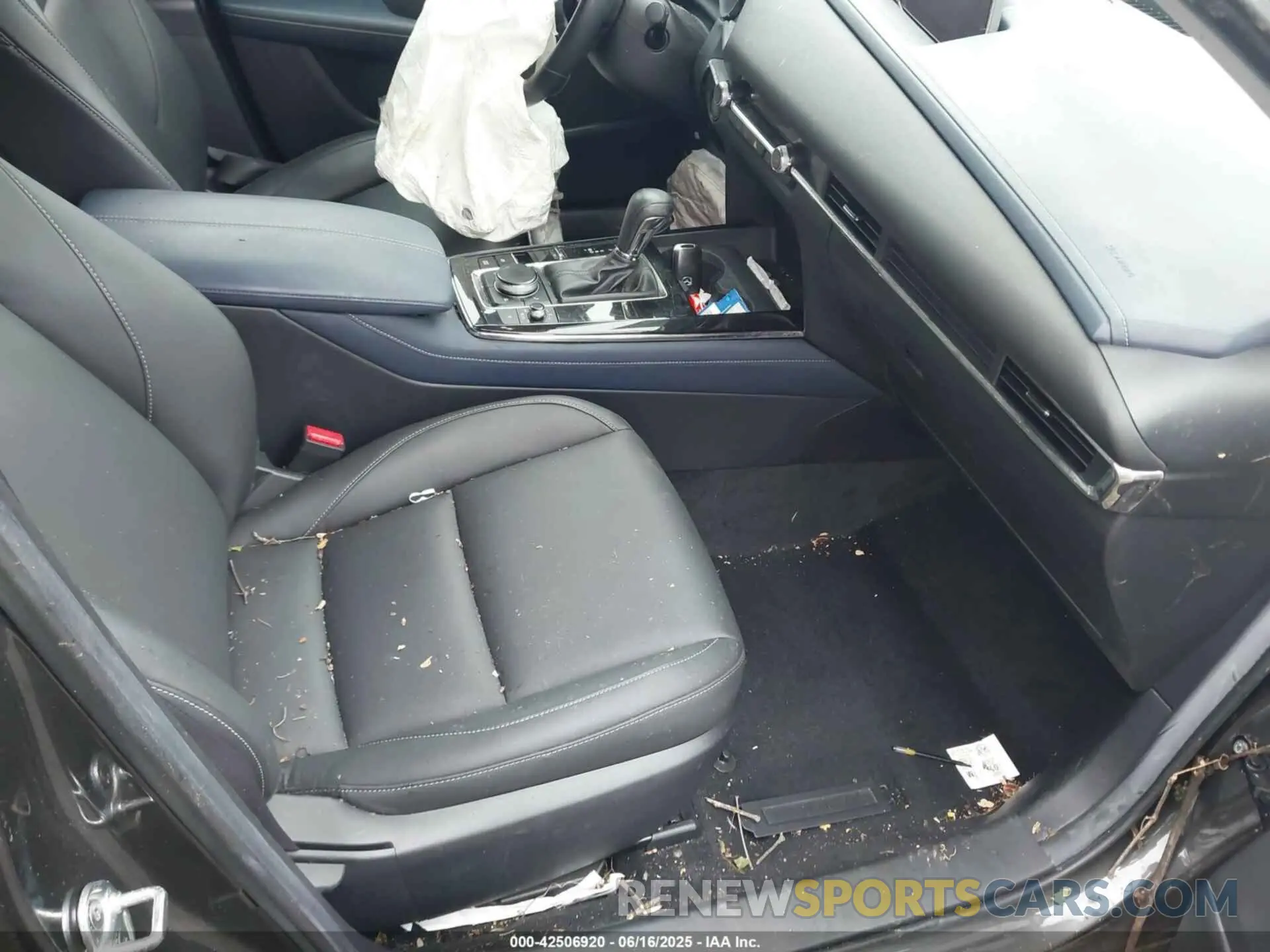 5 Фотография поврежденного автомобиля 3MVDMBCL3MM213601 MAZDA CX-30 2021