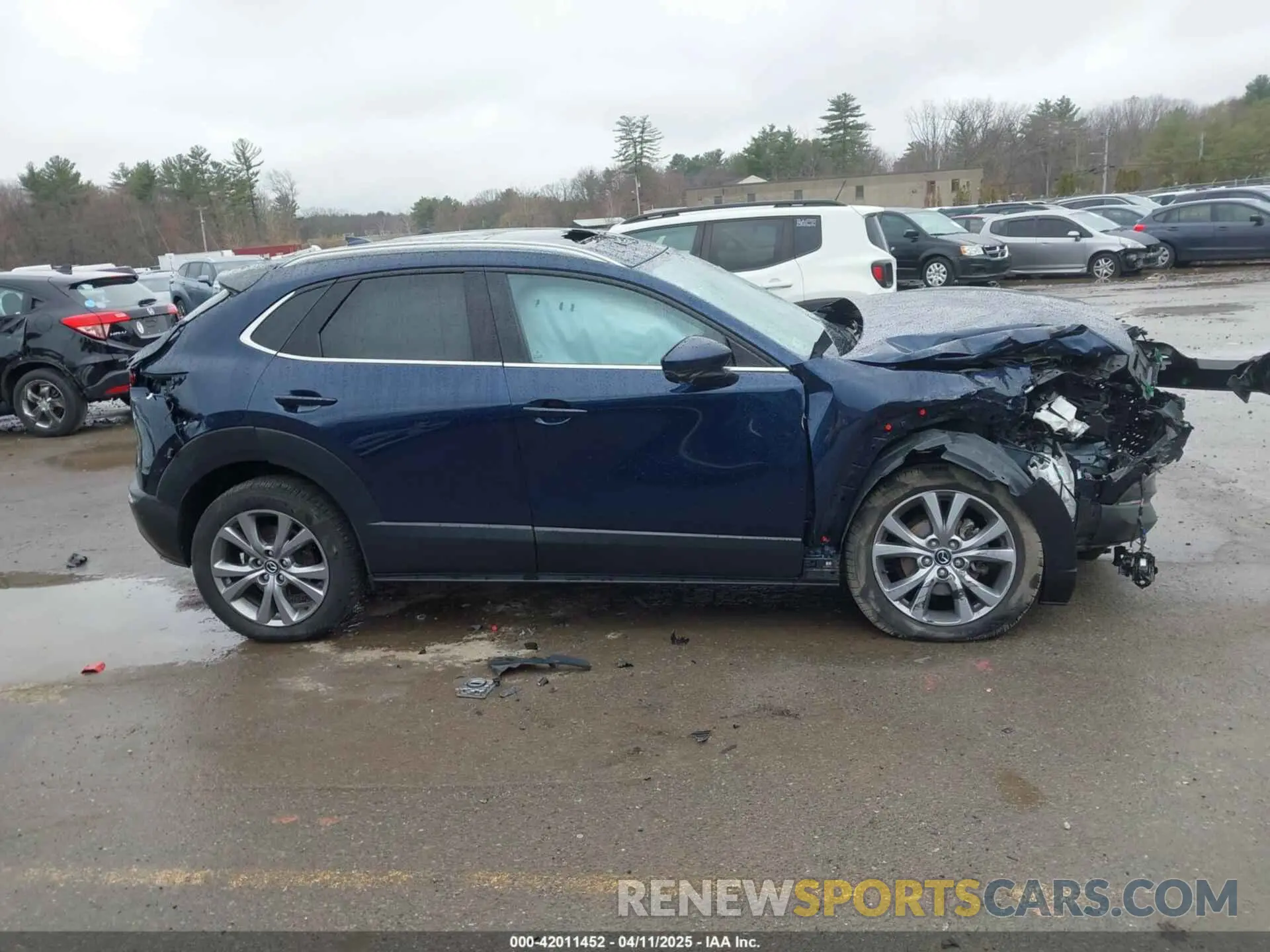 13 Photograph of a damaged car 3MVDMBDL1MM313940 MAZDA CX-30 2021