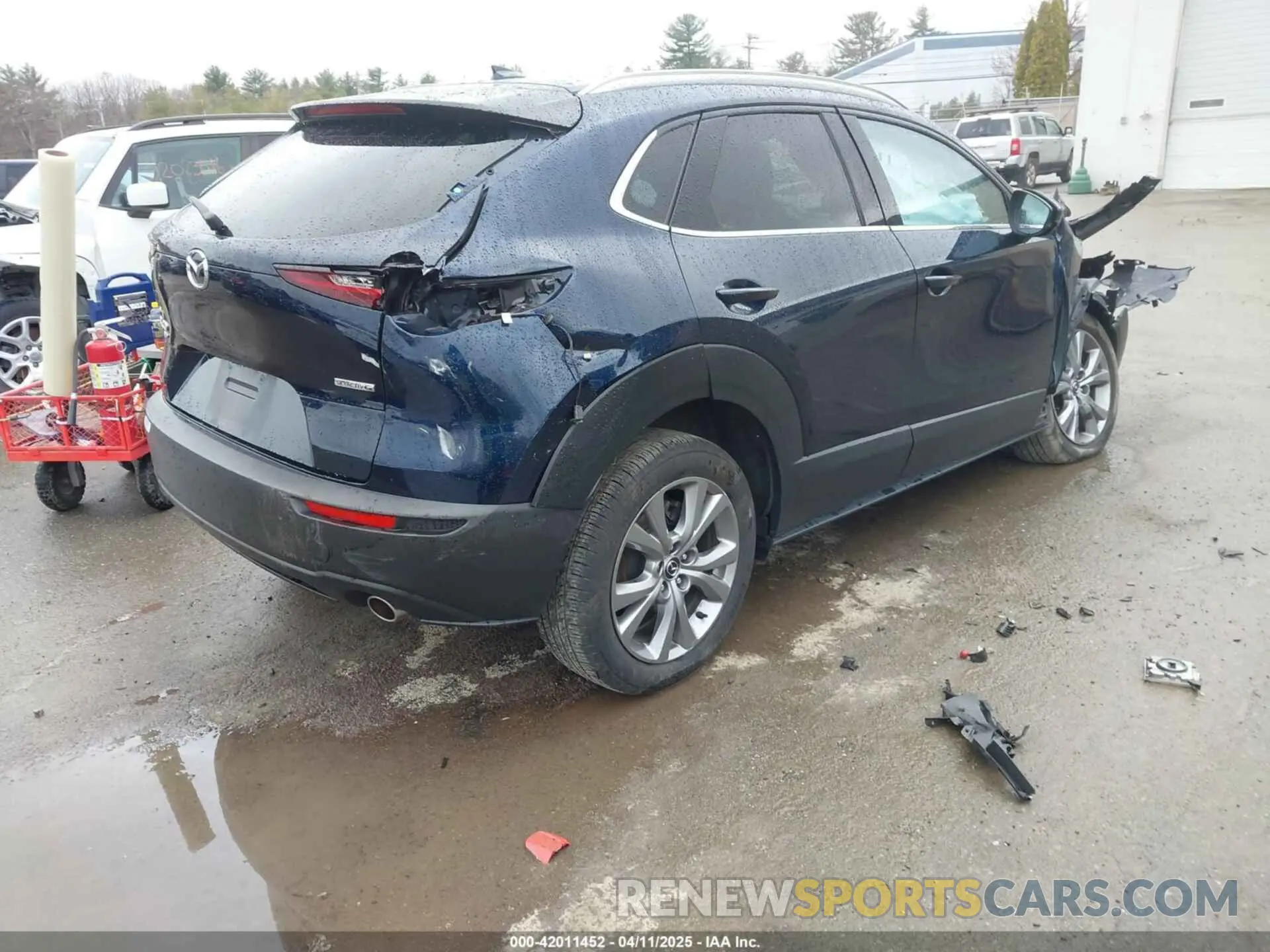 4 Photograph of a damaged car 3MVDMBDL1MM313940 MAZDA CX-30 2021