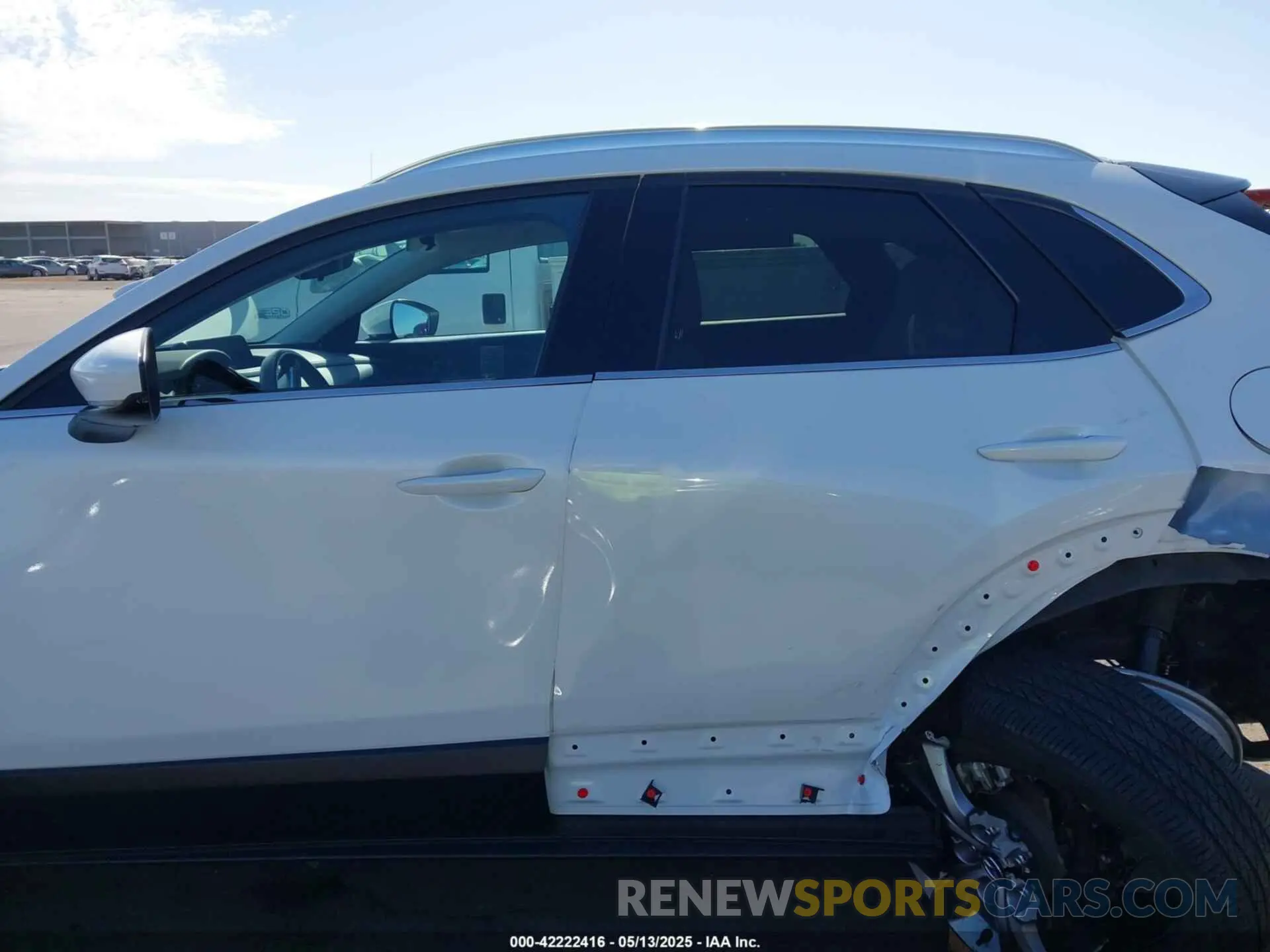 14 Photograph of a damaged car 3MVDMBDL3MM272162 MAZDA CX-30 2021