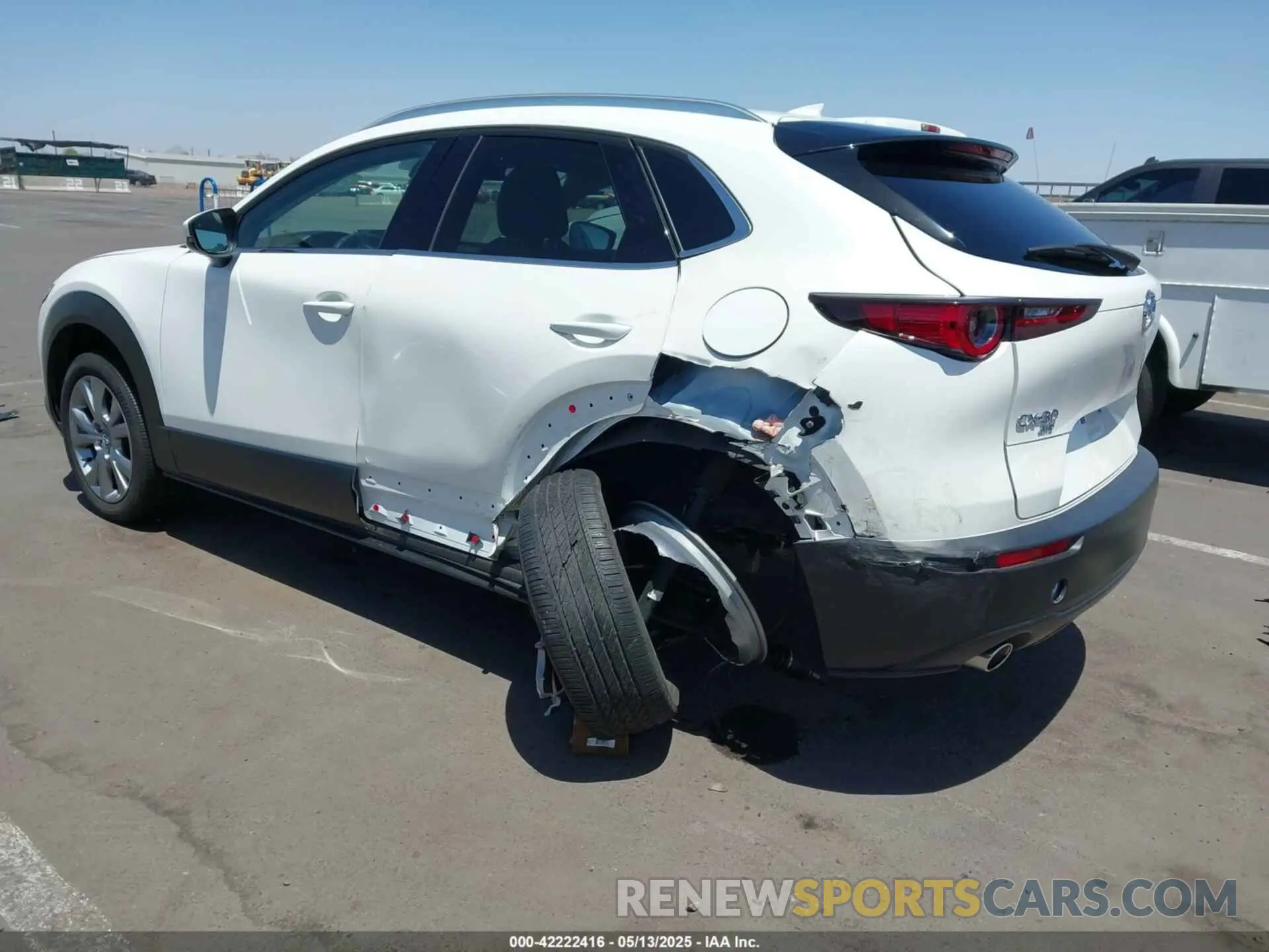 3 Photograph of a damaged car 3MVDMBDL3MM272162 MAZDA CX-30 2021