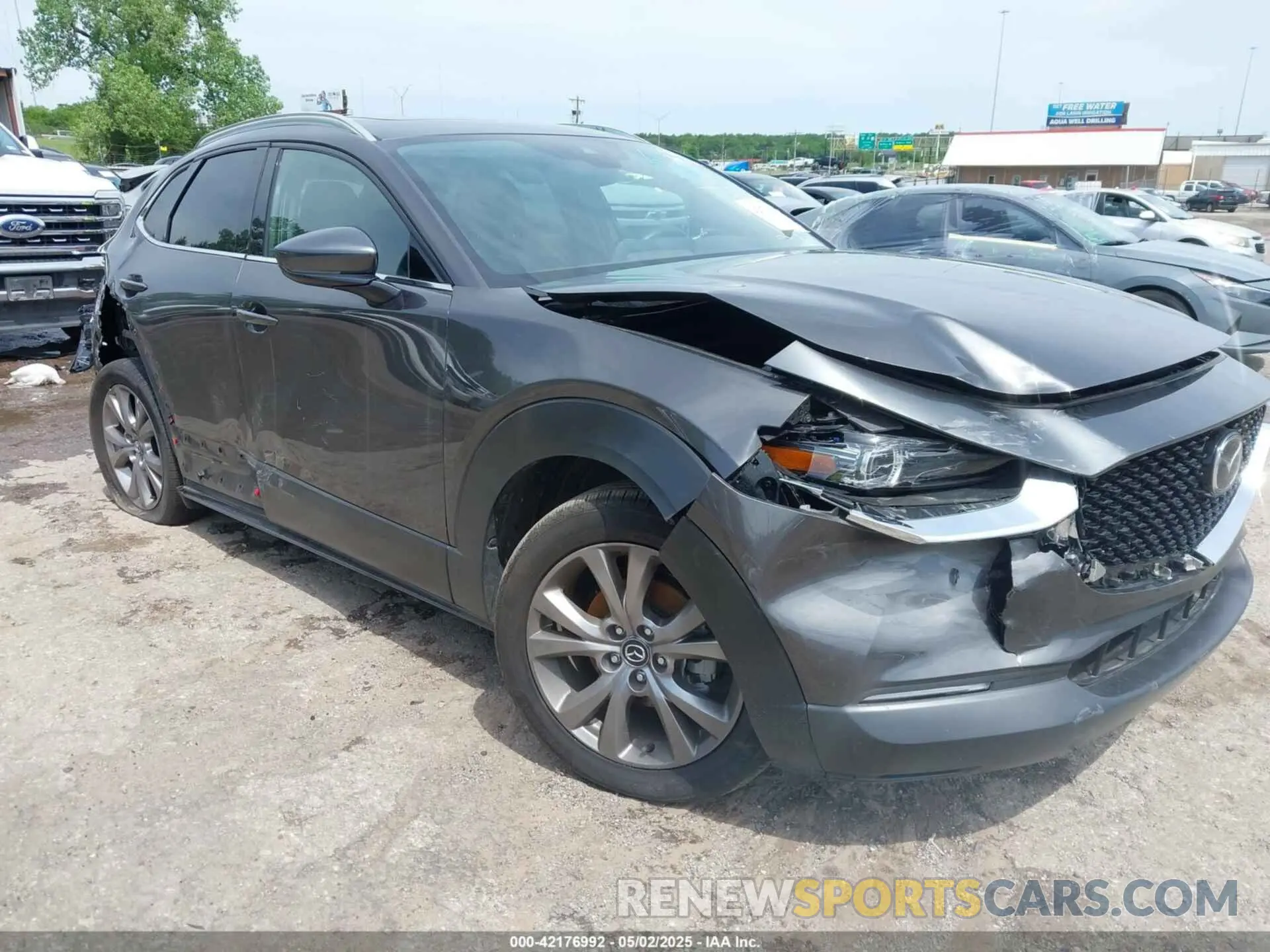 1 Photograph of a damaged car 3MVDMBDL9MM256984 MAZDA CX-30 2021