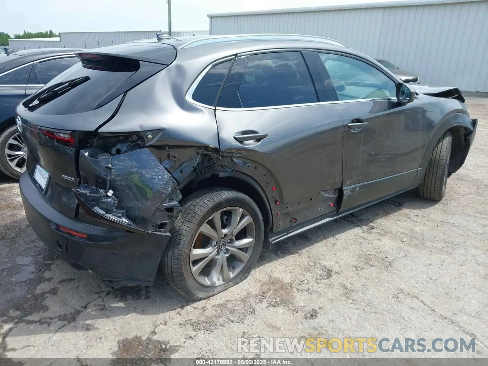 4 Photograph of a damaged car 3MVDMBDL9MM256984 MAZDA CX-30 2021