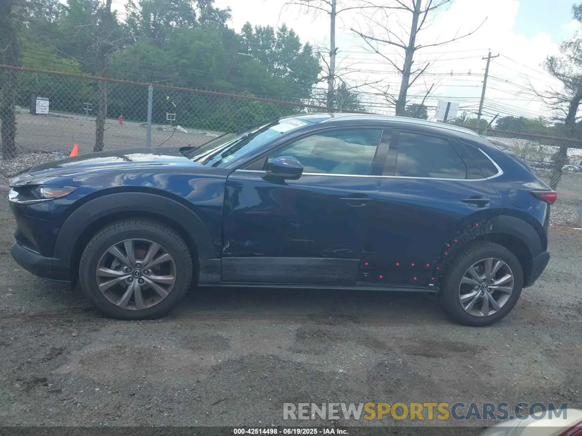 14 Photograph of a damaged car 3MVDMBDM5MM216605 MAZDA CX-30 2021