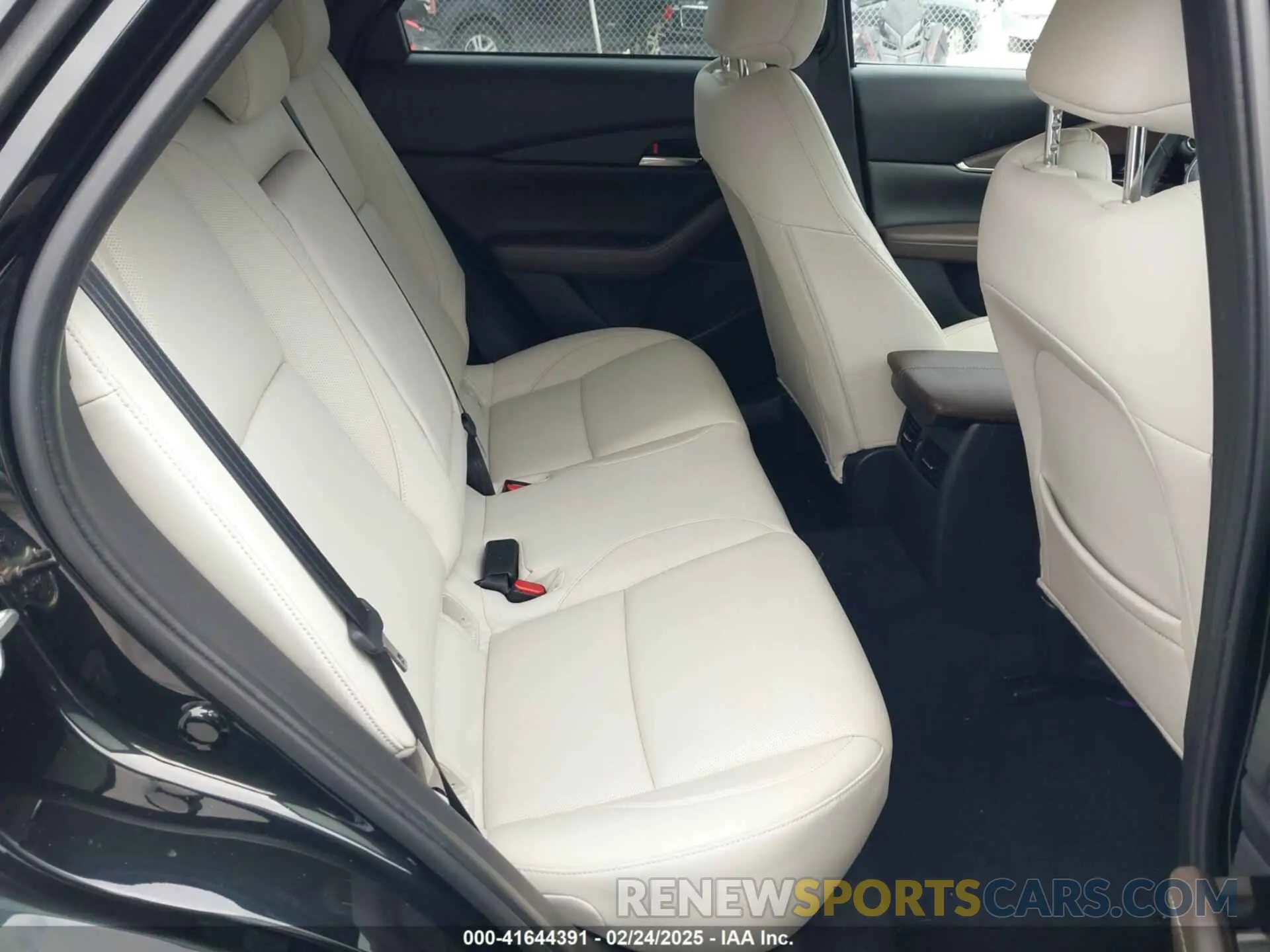 8 Photograph of a damaged car 3MVDMBDY1MM269353 MAZDA CX-30 2021