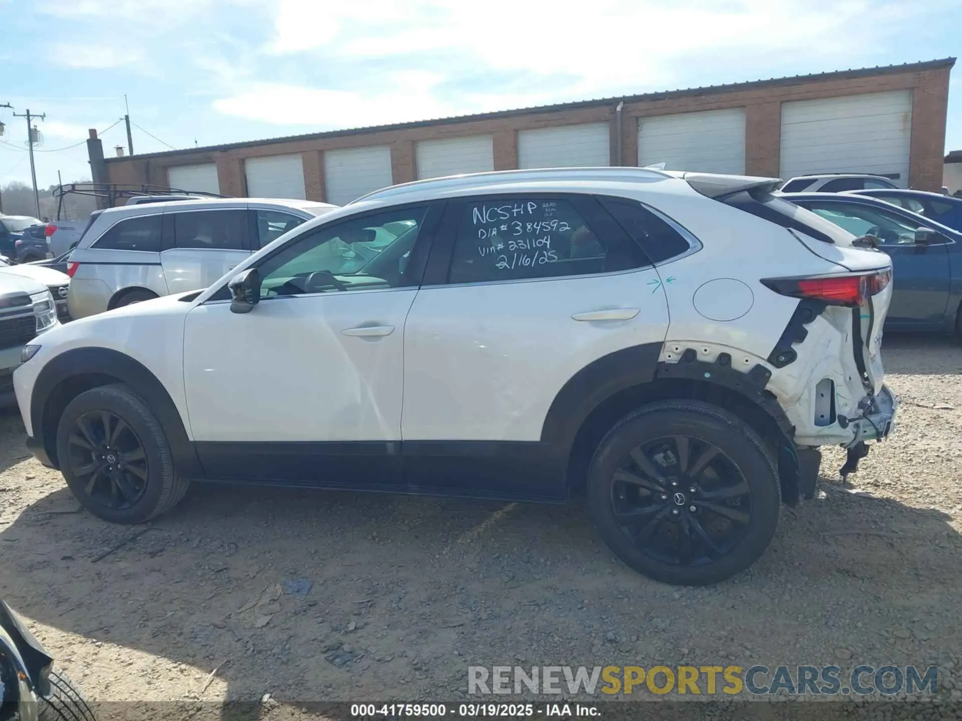 15 Photograph of a damaged car 3MVDMBDYXMM231104 MAZDA CX-30 2021