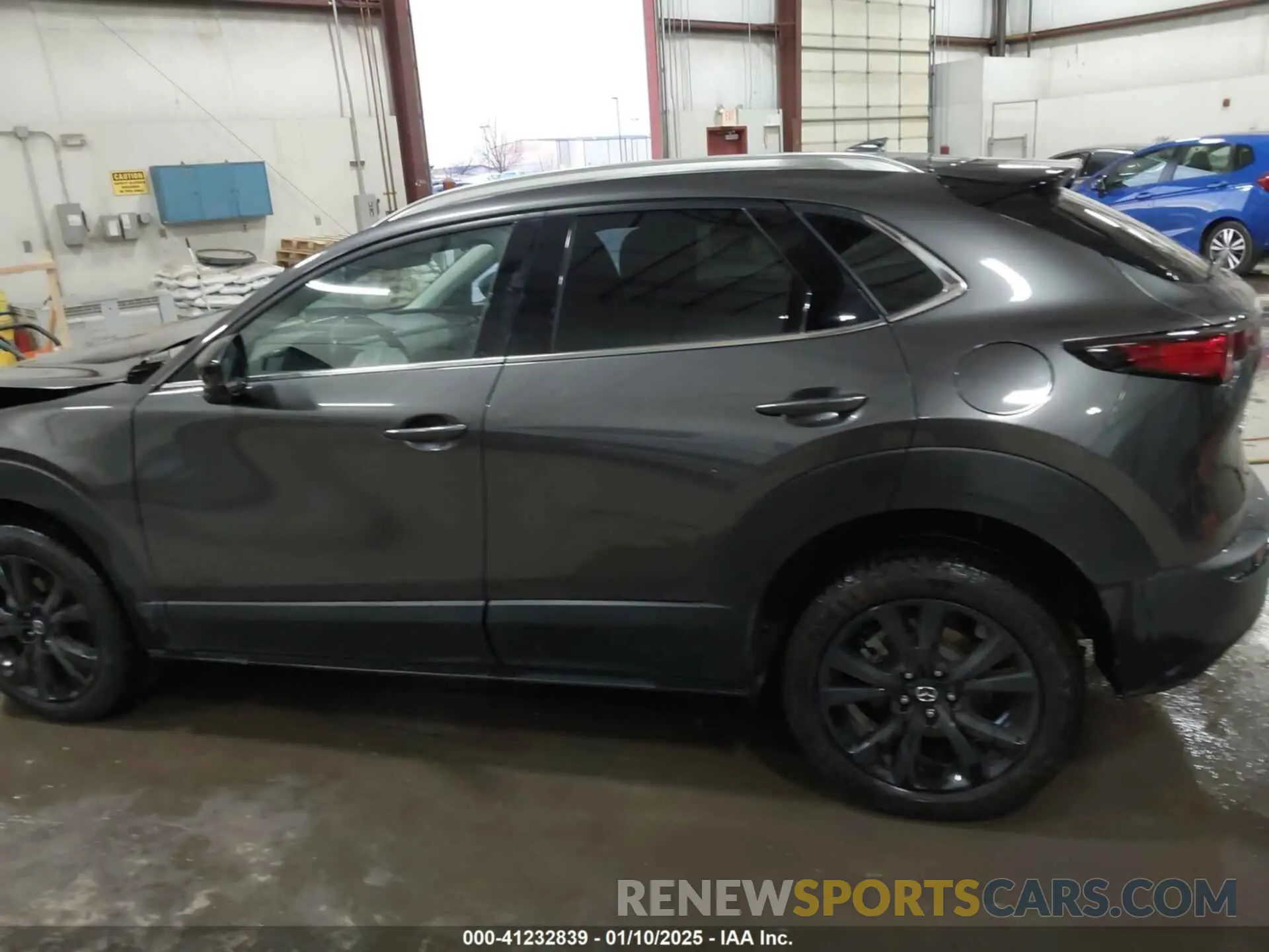 14 Photograph of a damaged car 3MVDMBEYXMM302297 MAZDA CX-30 2021