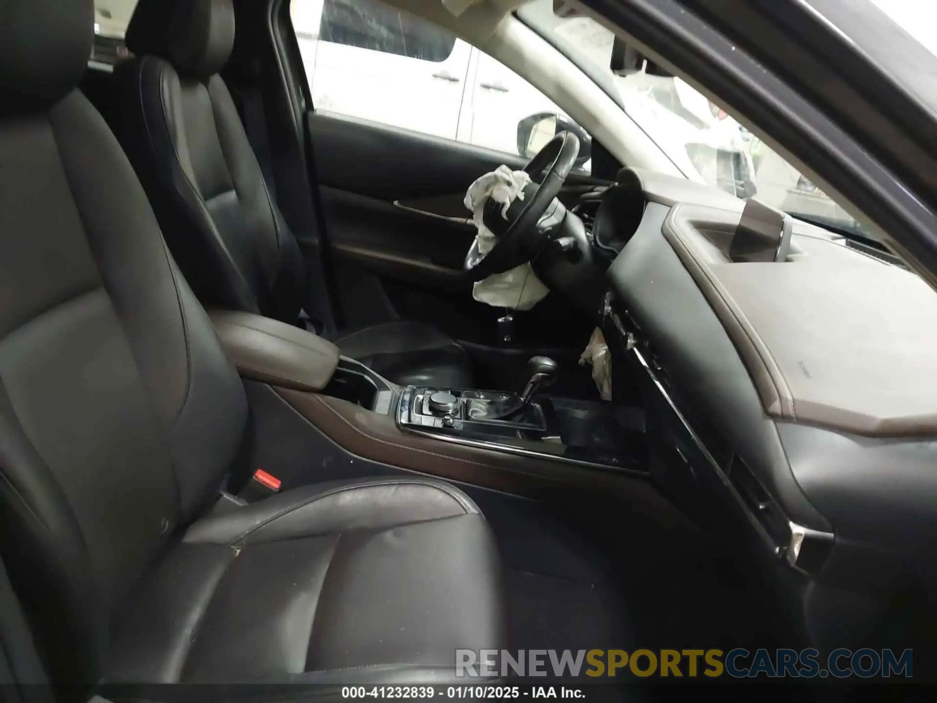 5 Photograph of a damaged car 3MVDMBEYXMM302297 MAZDA CX-30 2021