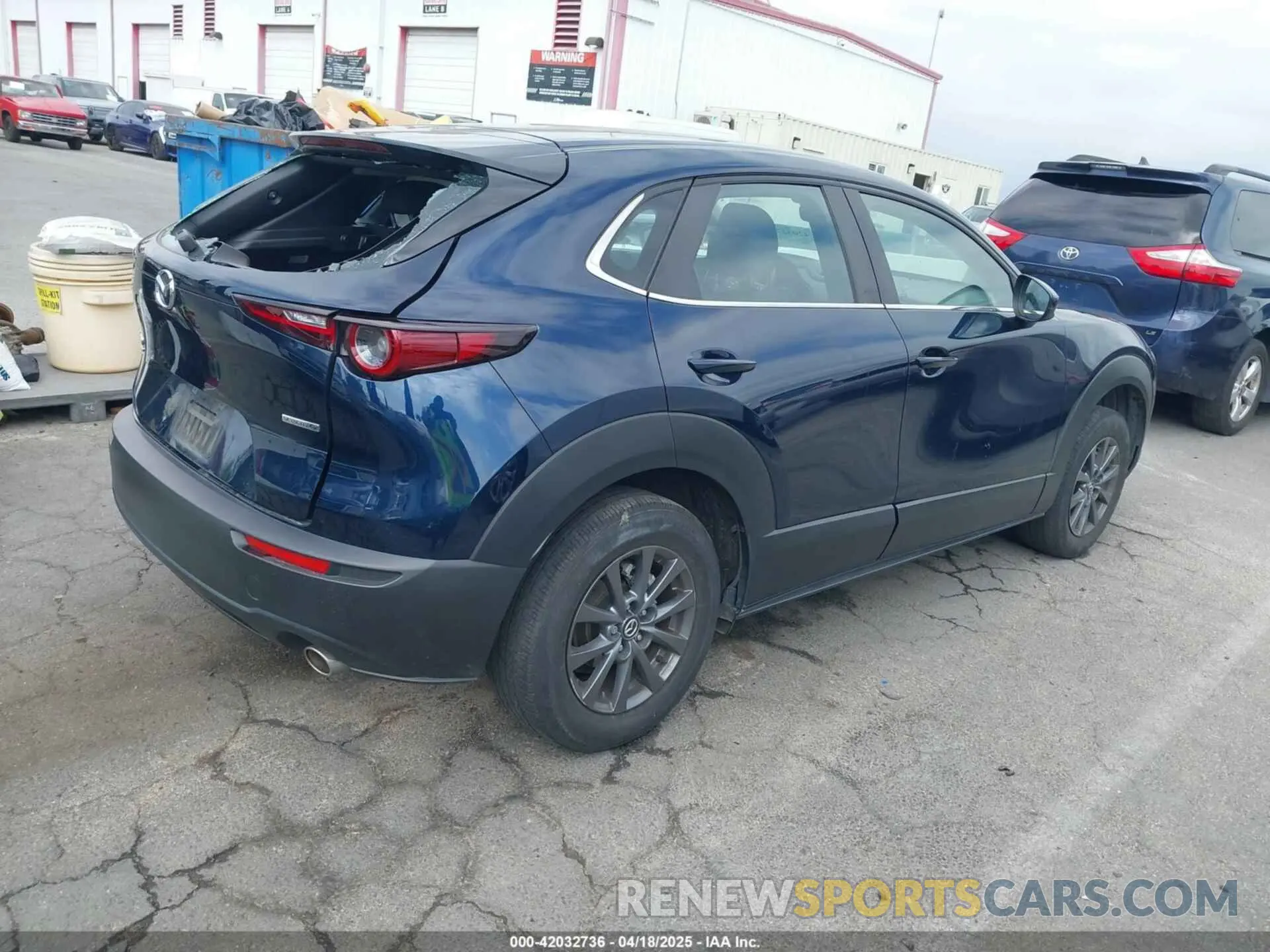 4 Photograph of a damaged car 3MVDMBAL2NM419092 MAZDA CX-30 2022