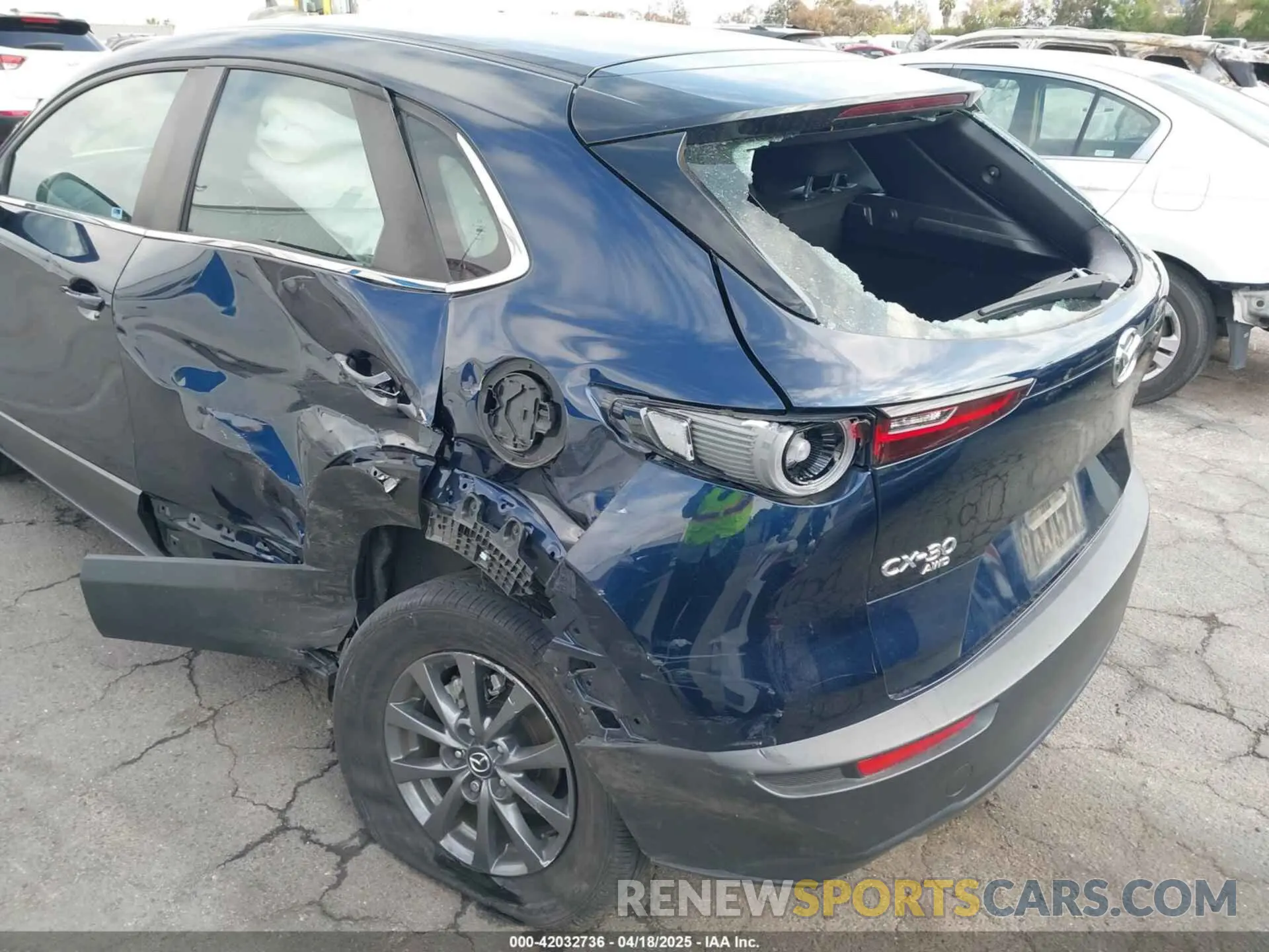 6 Photograph of a damaged car 3MVDMBAL2NM419092 MAZDA CX-30 2022