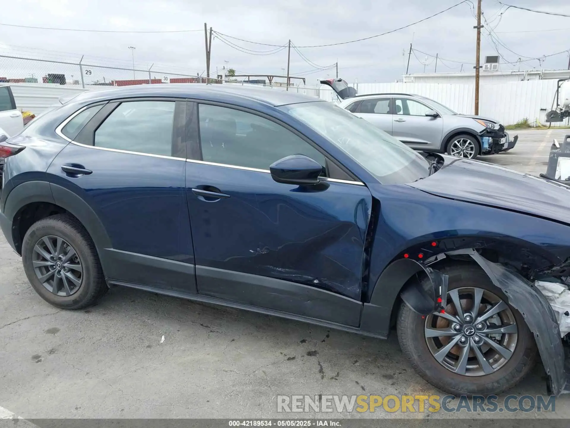 13 Фотография поврежденного автомобиля 3MVDMBAL6NM401498 MAZDA CX-30 2022