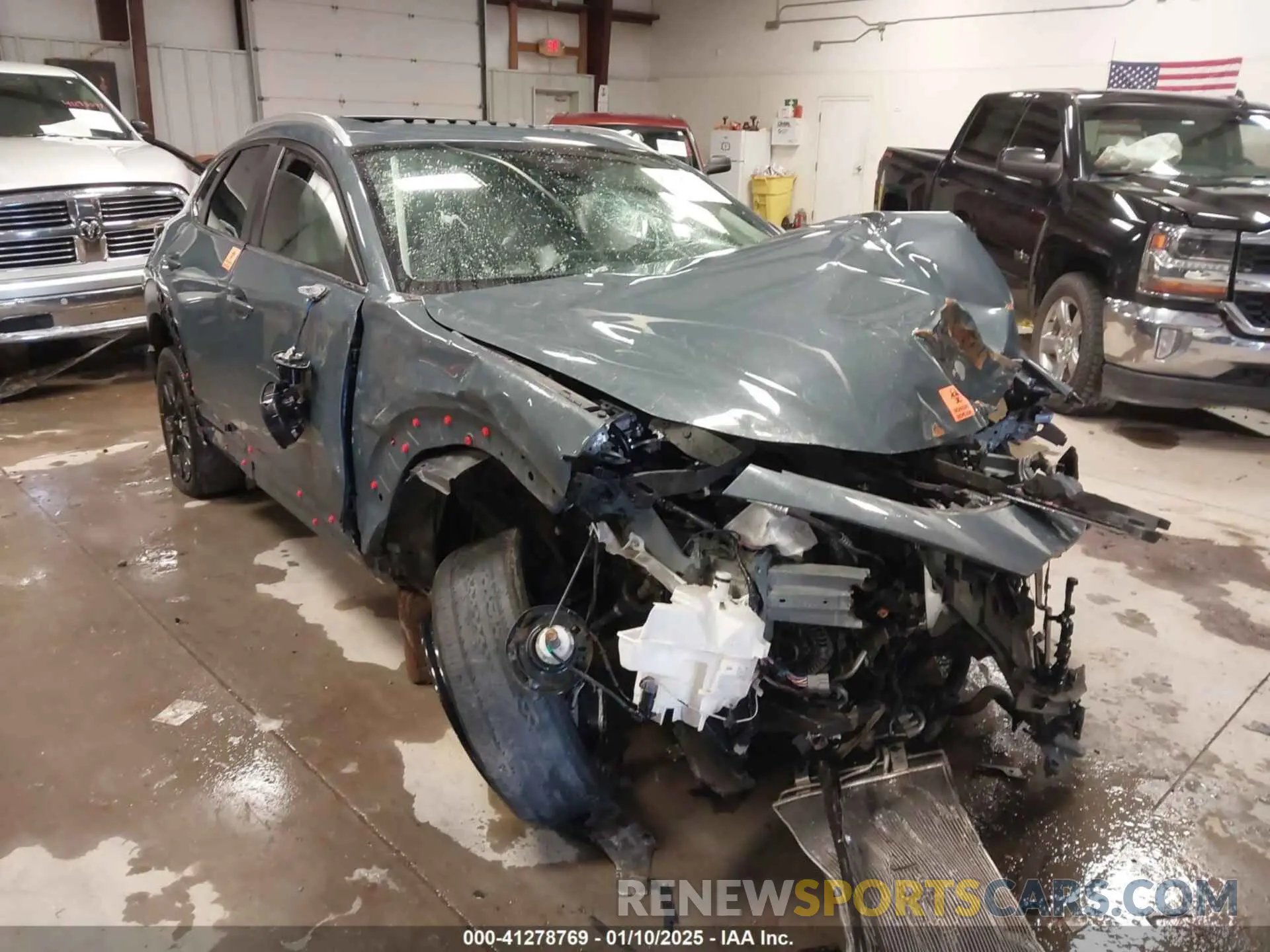 1 Photograph of a damaged car 3MVDMBAY6NM430673 MAZDA CX-30 2022