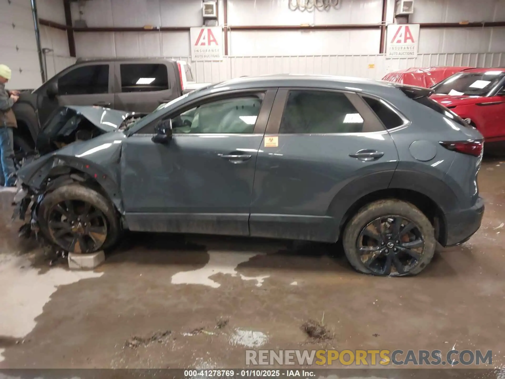 13 Photograph of a damaged car 3MVDMBAY6NM430673 MAZDA CX-30 2022
