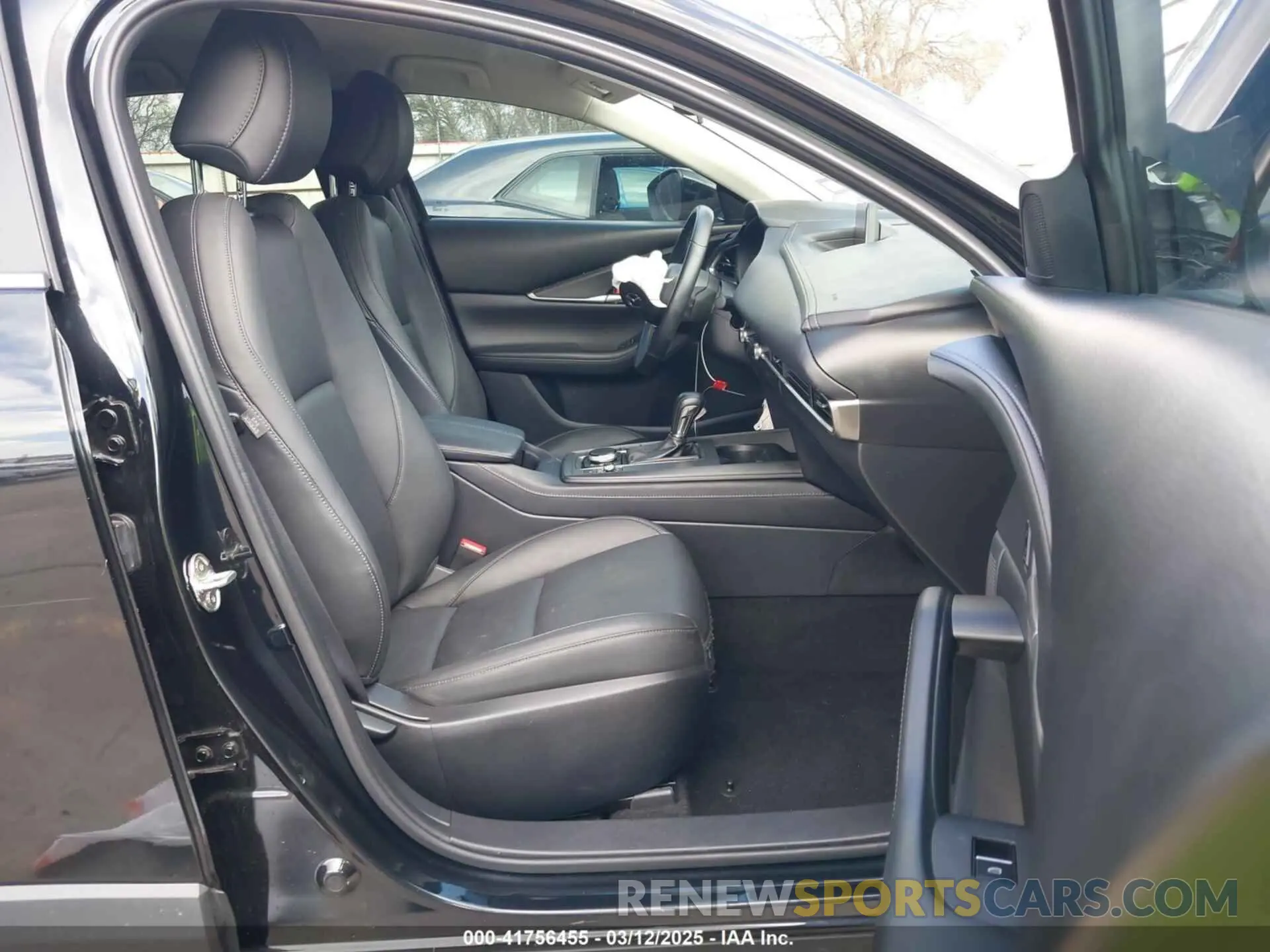 5 Photograph of a damaged car 3MVDMBBL0NM414780 MAZDA CX-30 2022